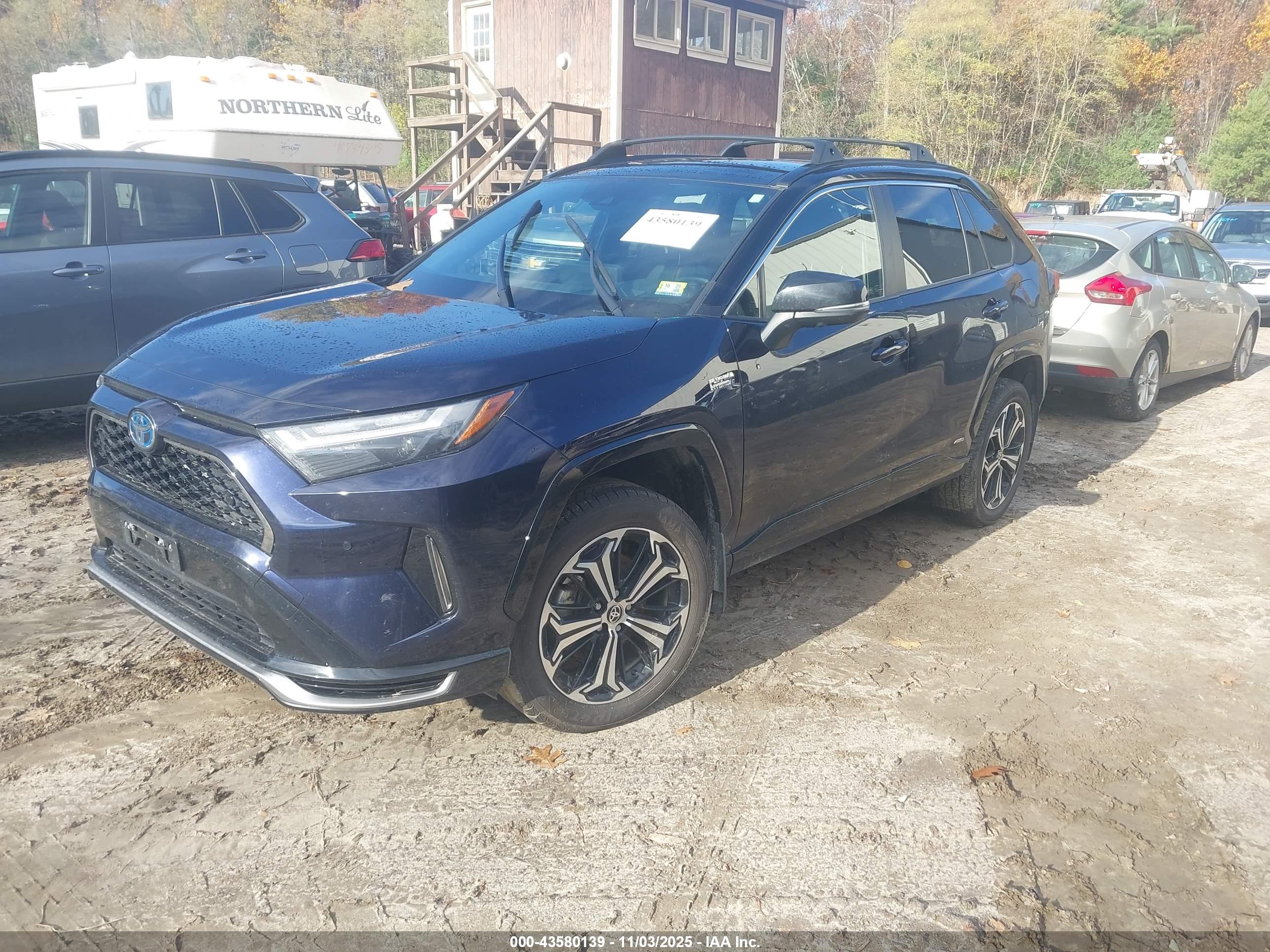 TOYOTA RAV4 image 2