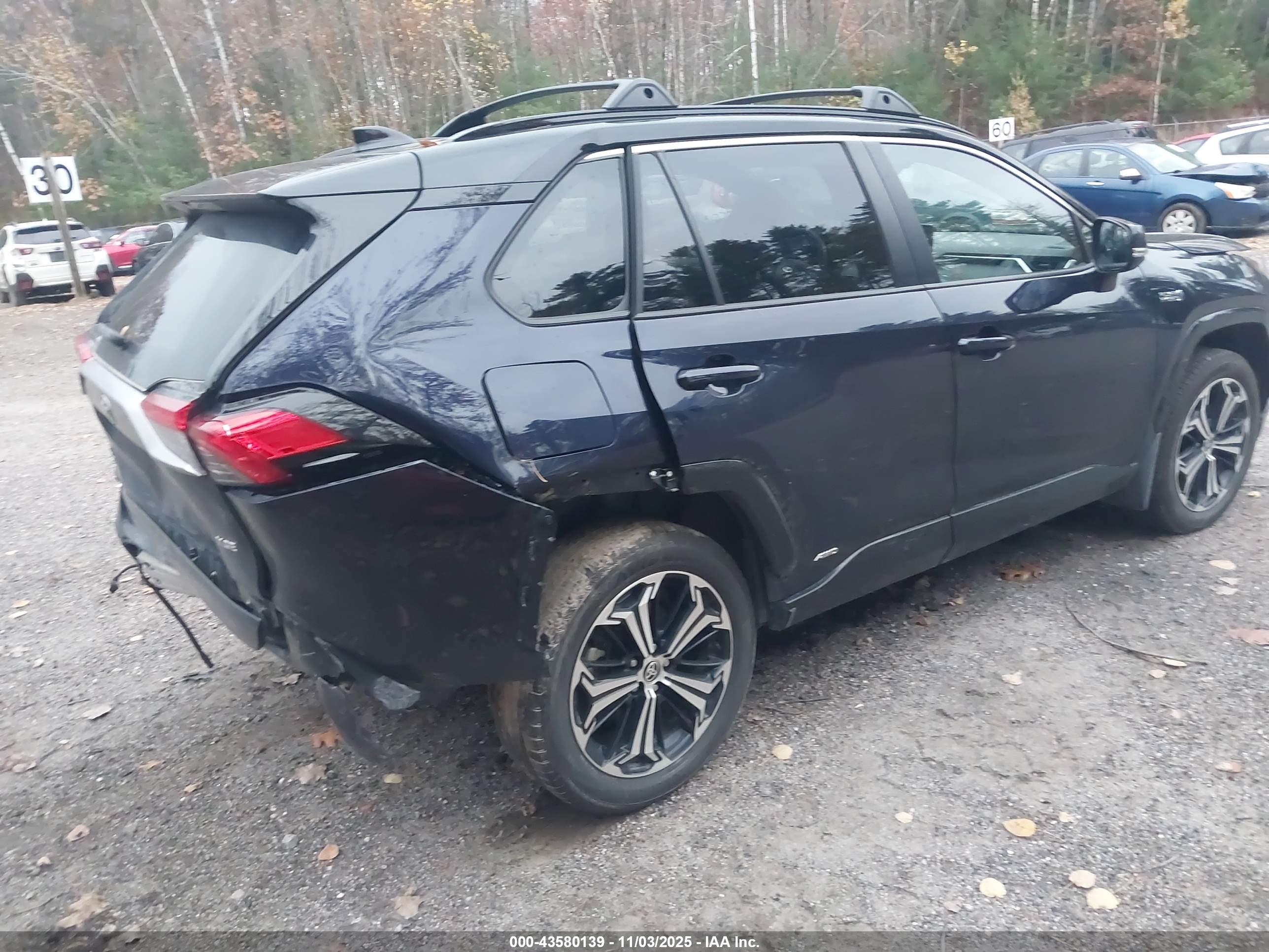 TOYOTA RAV4 image 4