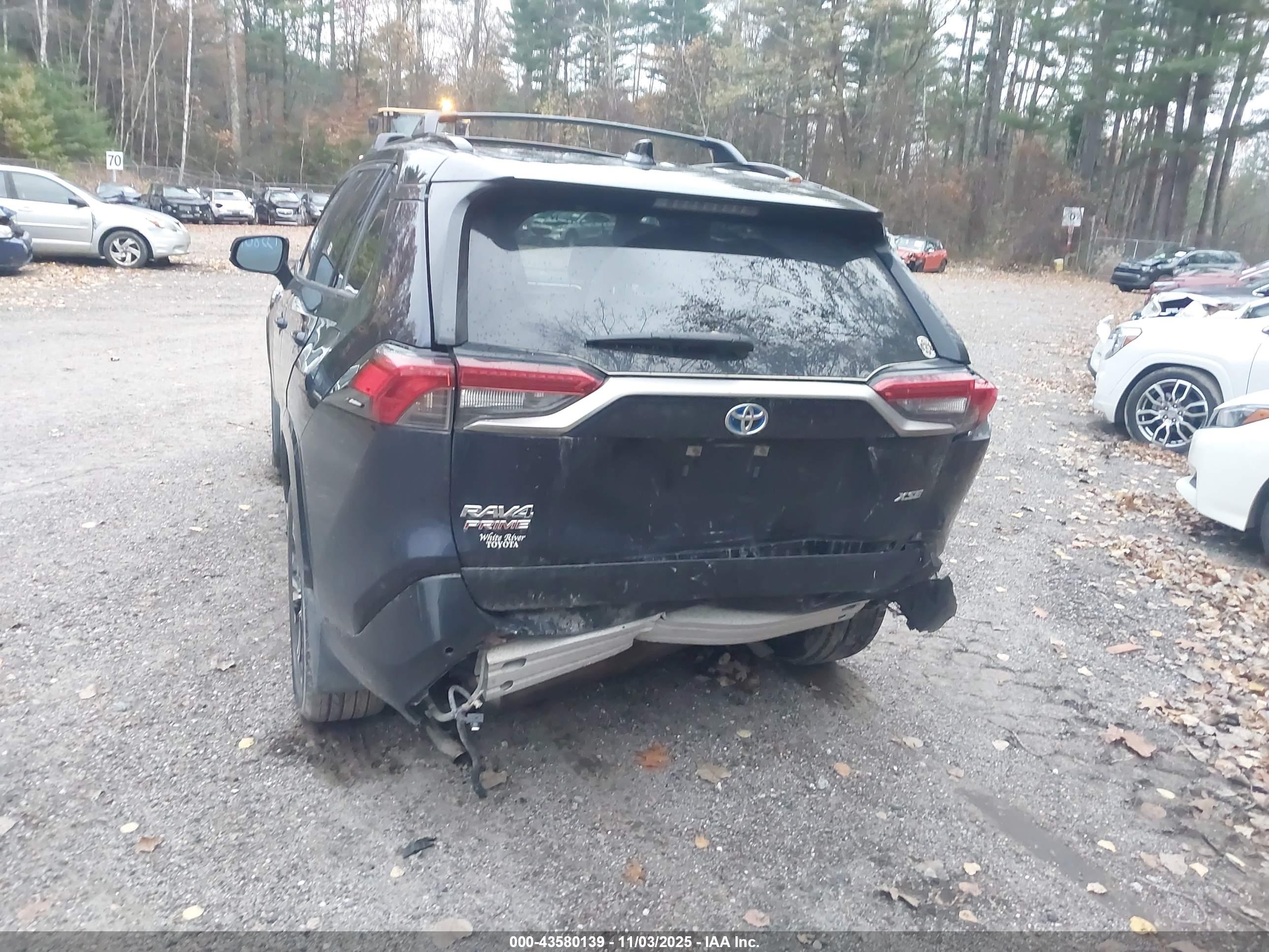 TOYOTA RAV4 image 6