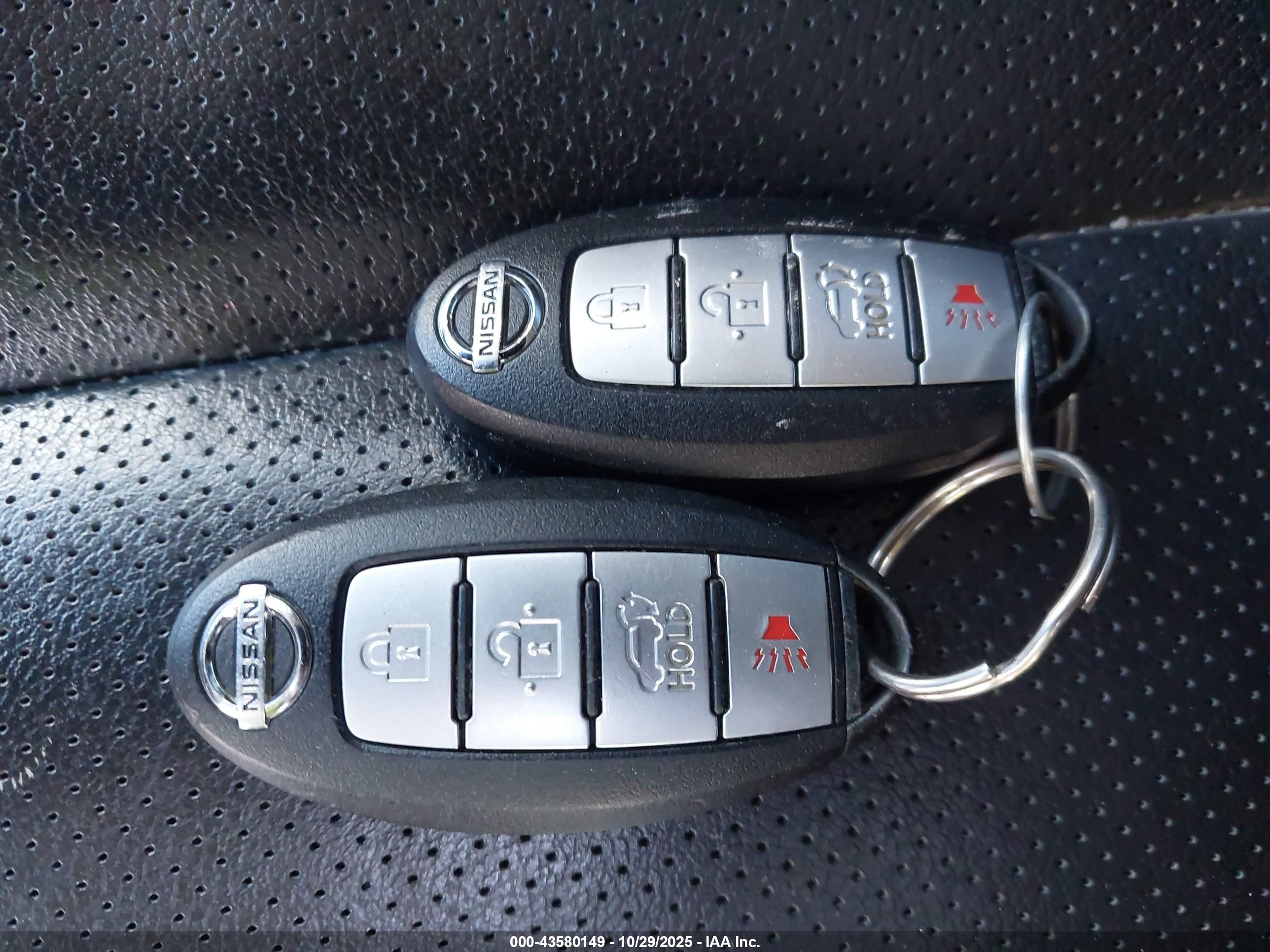 NISSAN ROGUE image 11