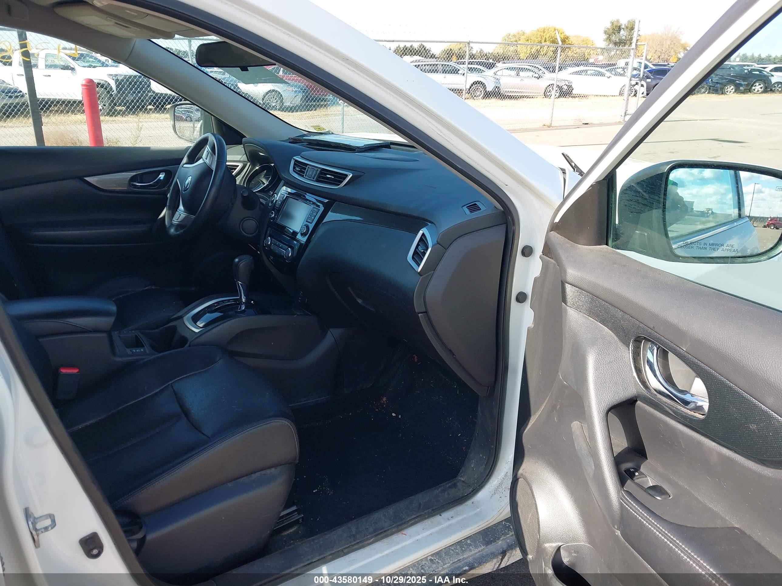 NISSAN ROGUE image 5
