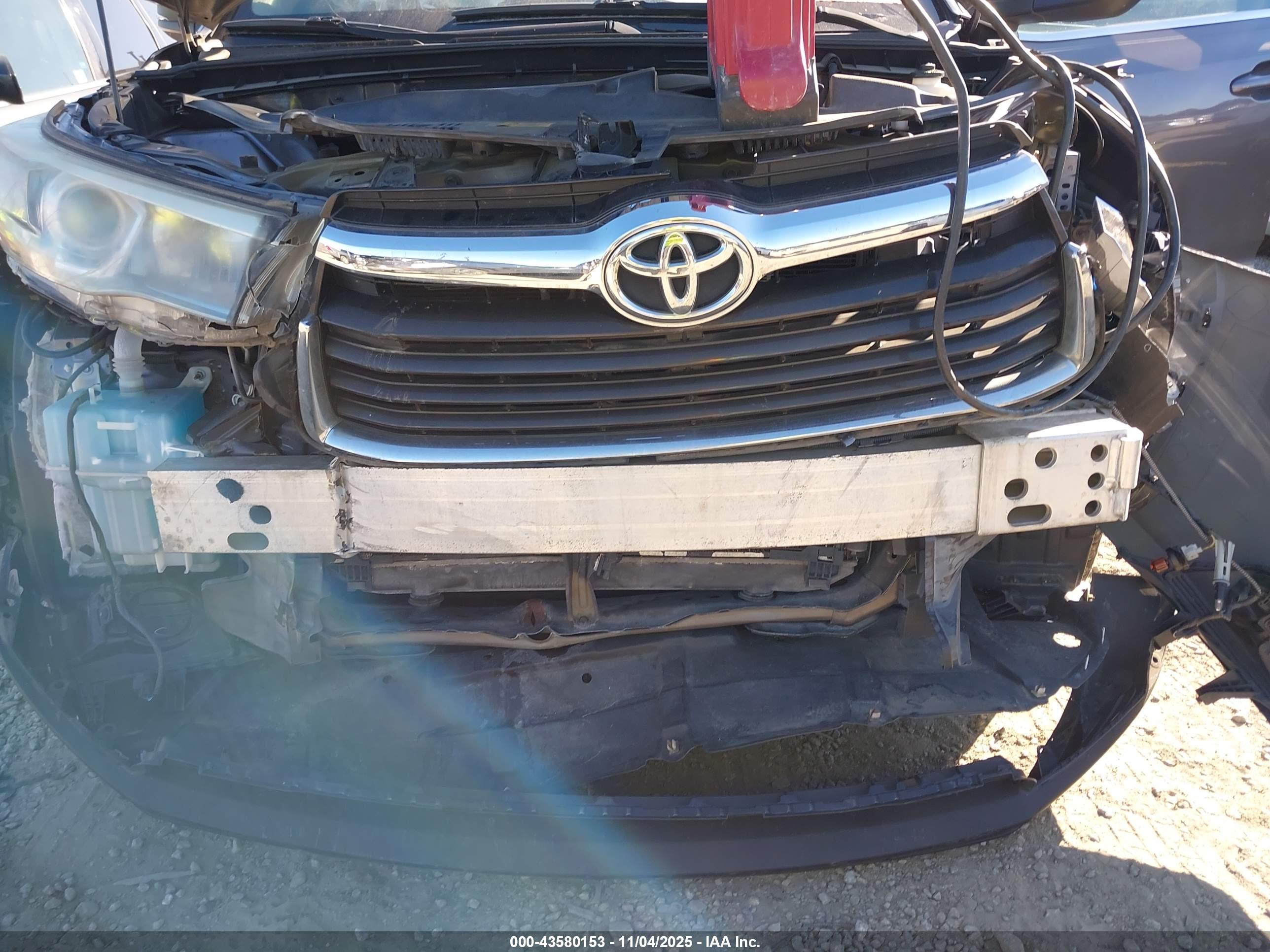 TOYOTA HIGHLANDER image 6