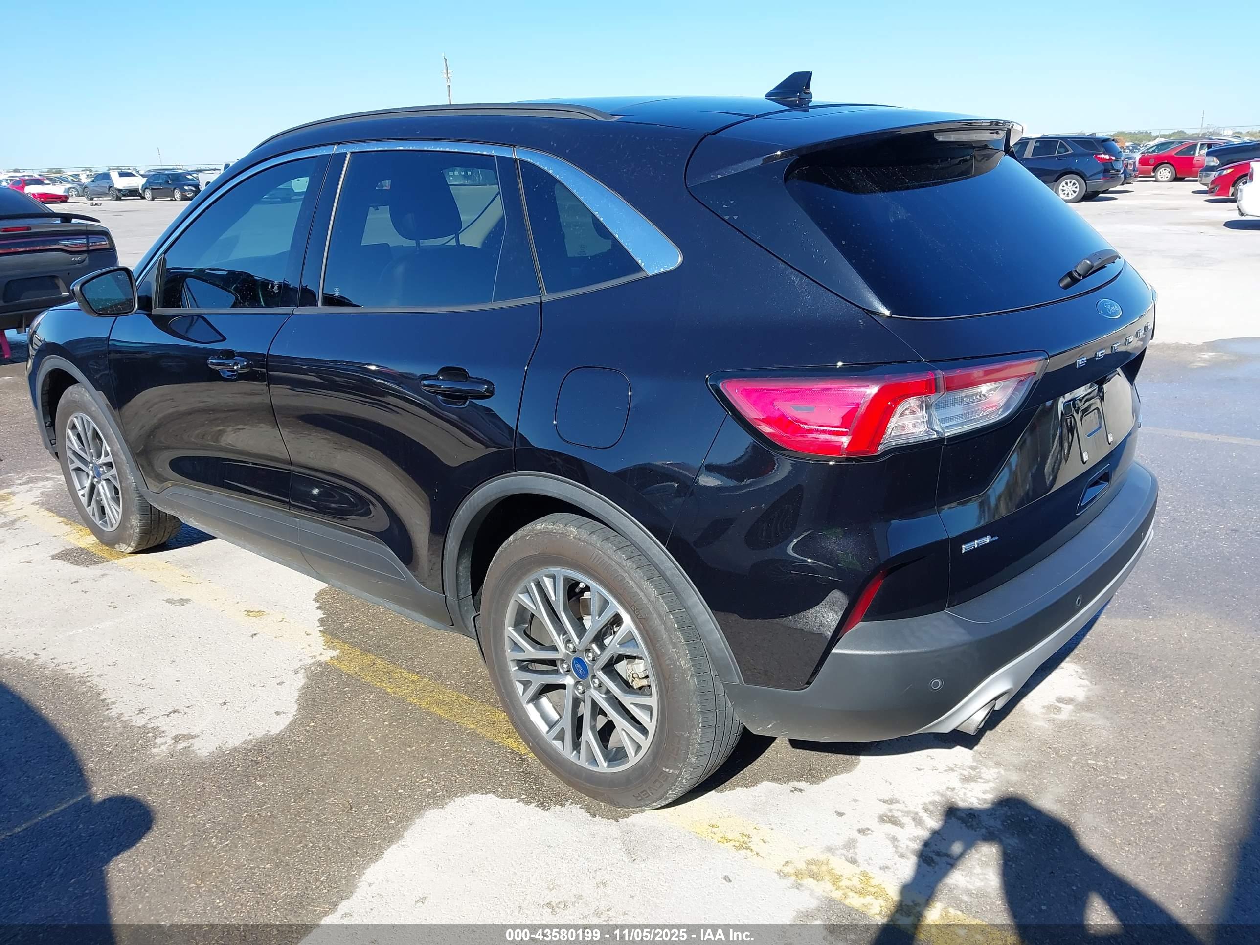 FORD ESCAPE image 3