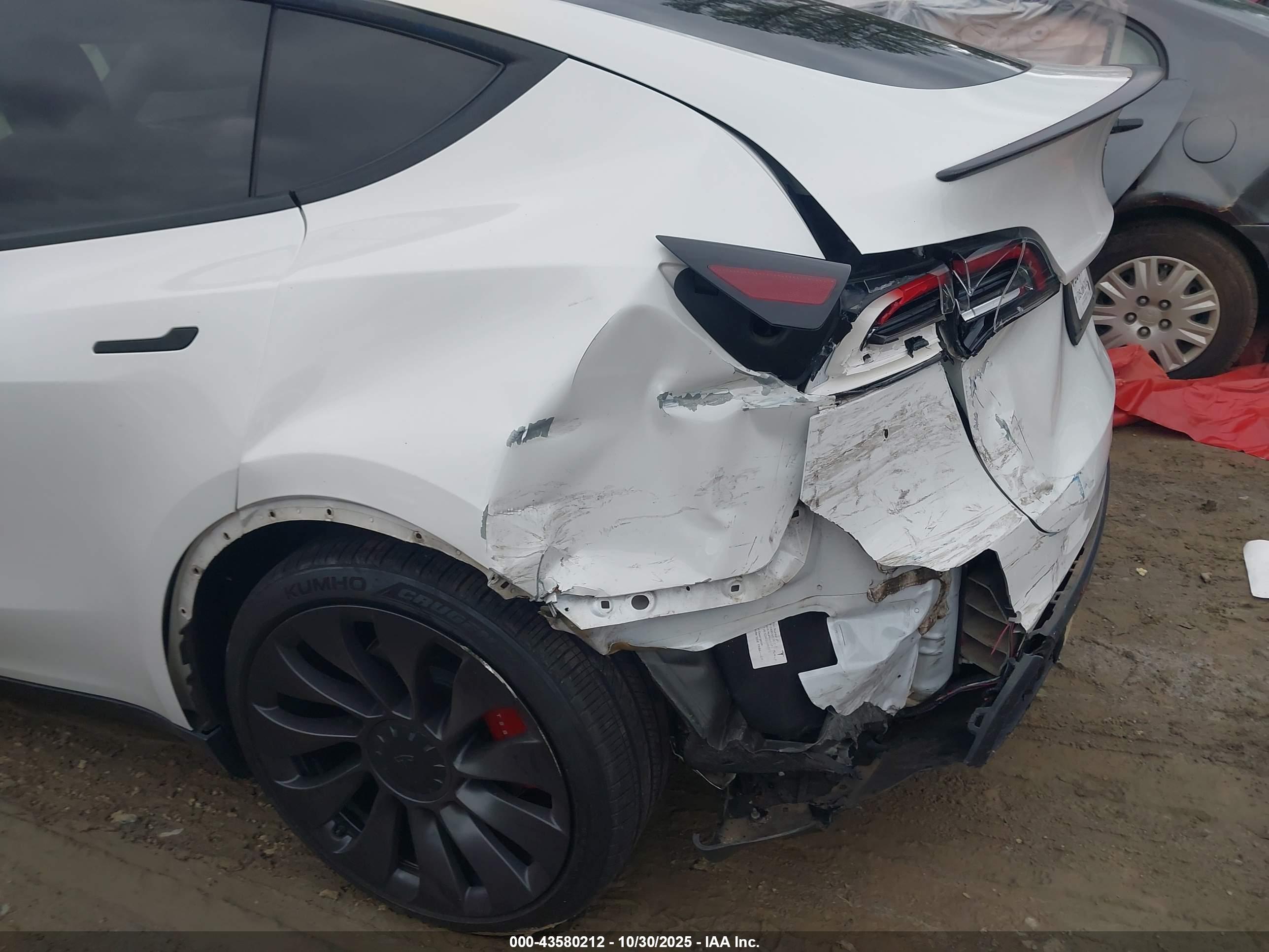 TESLA MODEL image 6