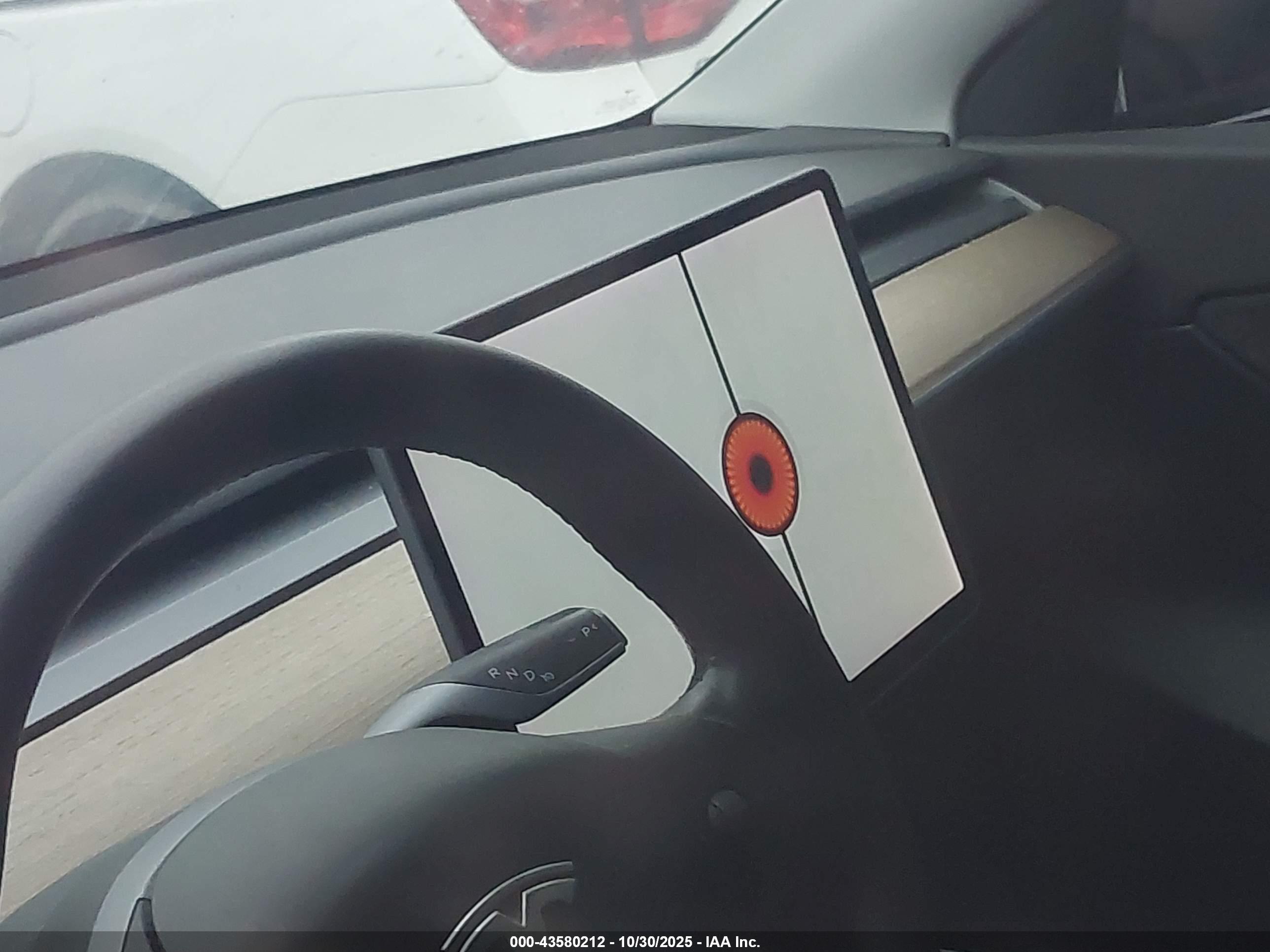 TESLA MODEL image 7