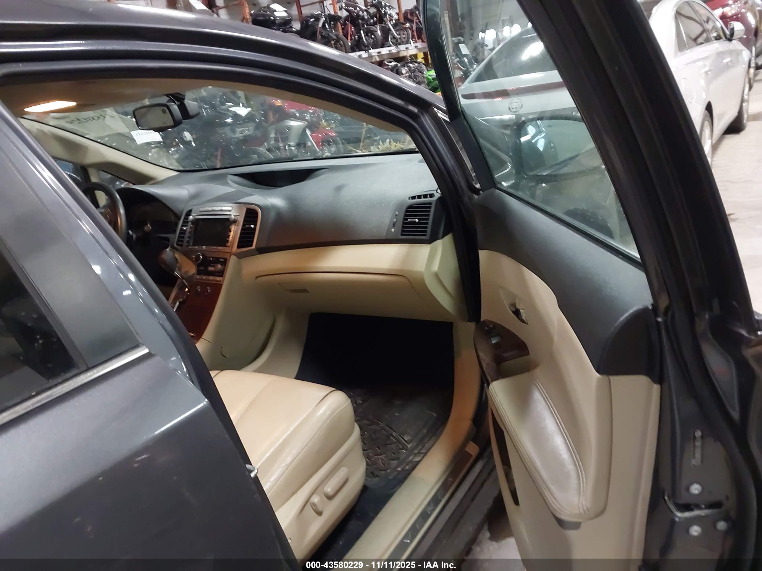 TOYOTA VENZA image 5