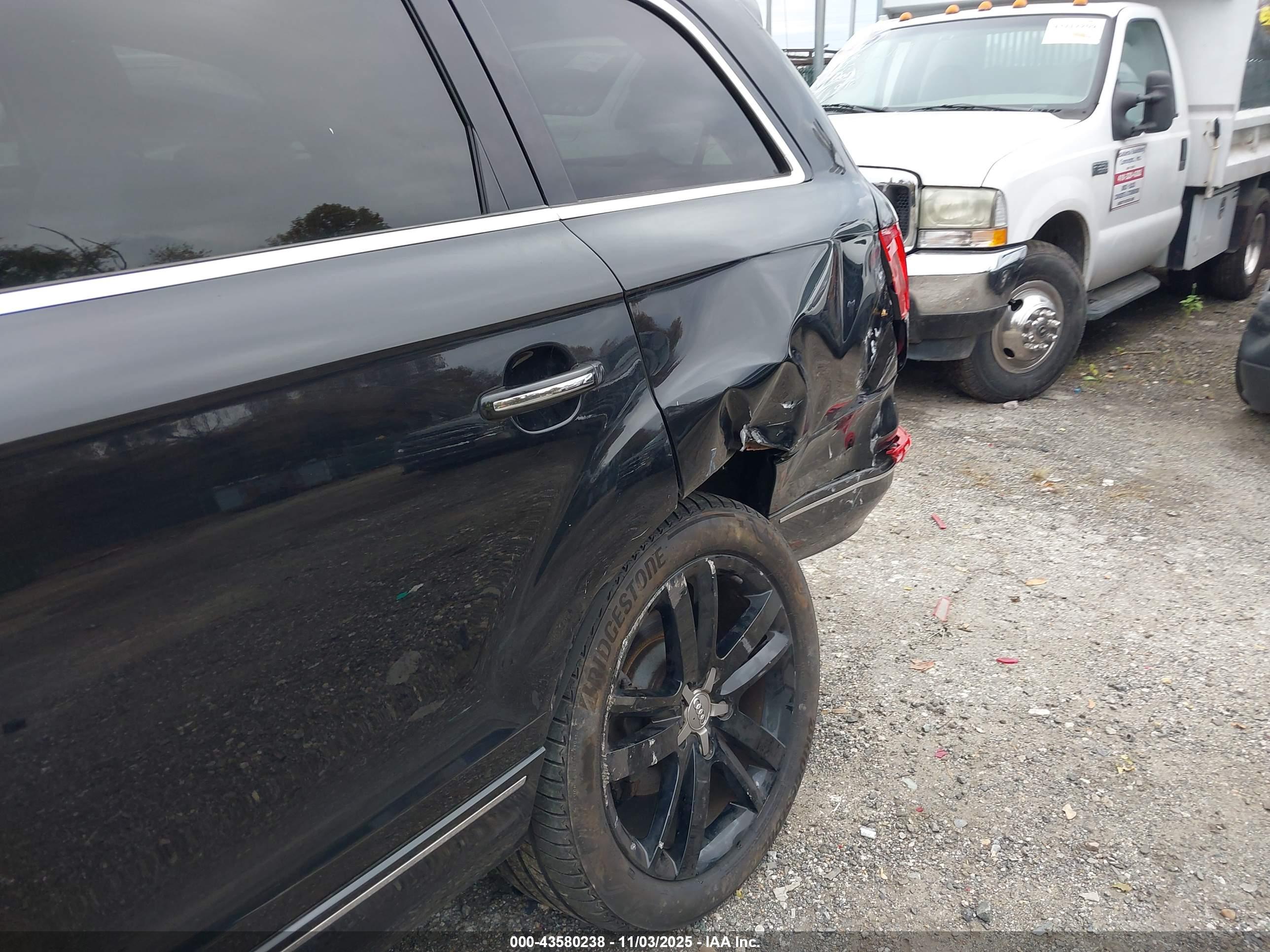 AUDI Q7 image 6