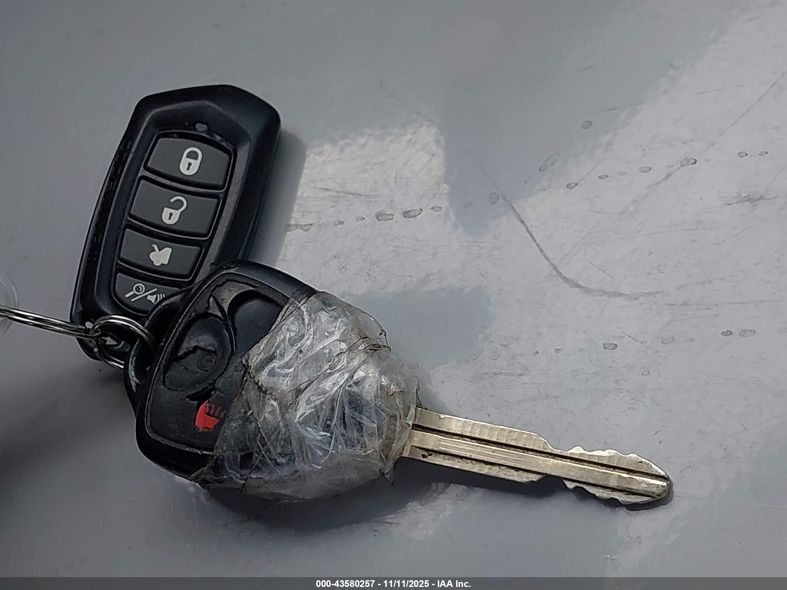 TOYOTA YARIS image 11
