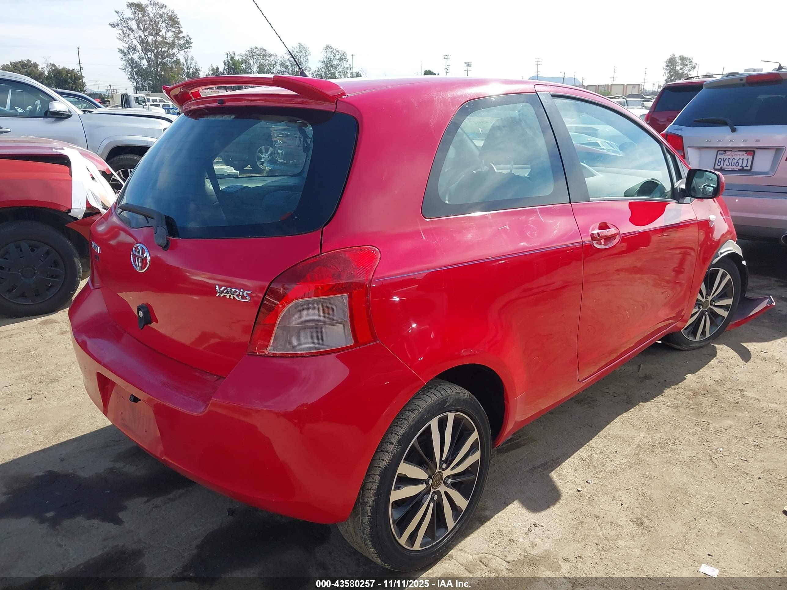 TOYOTA YARIS image 4
