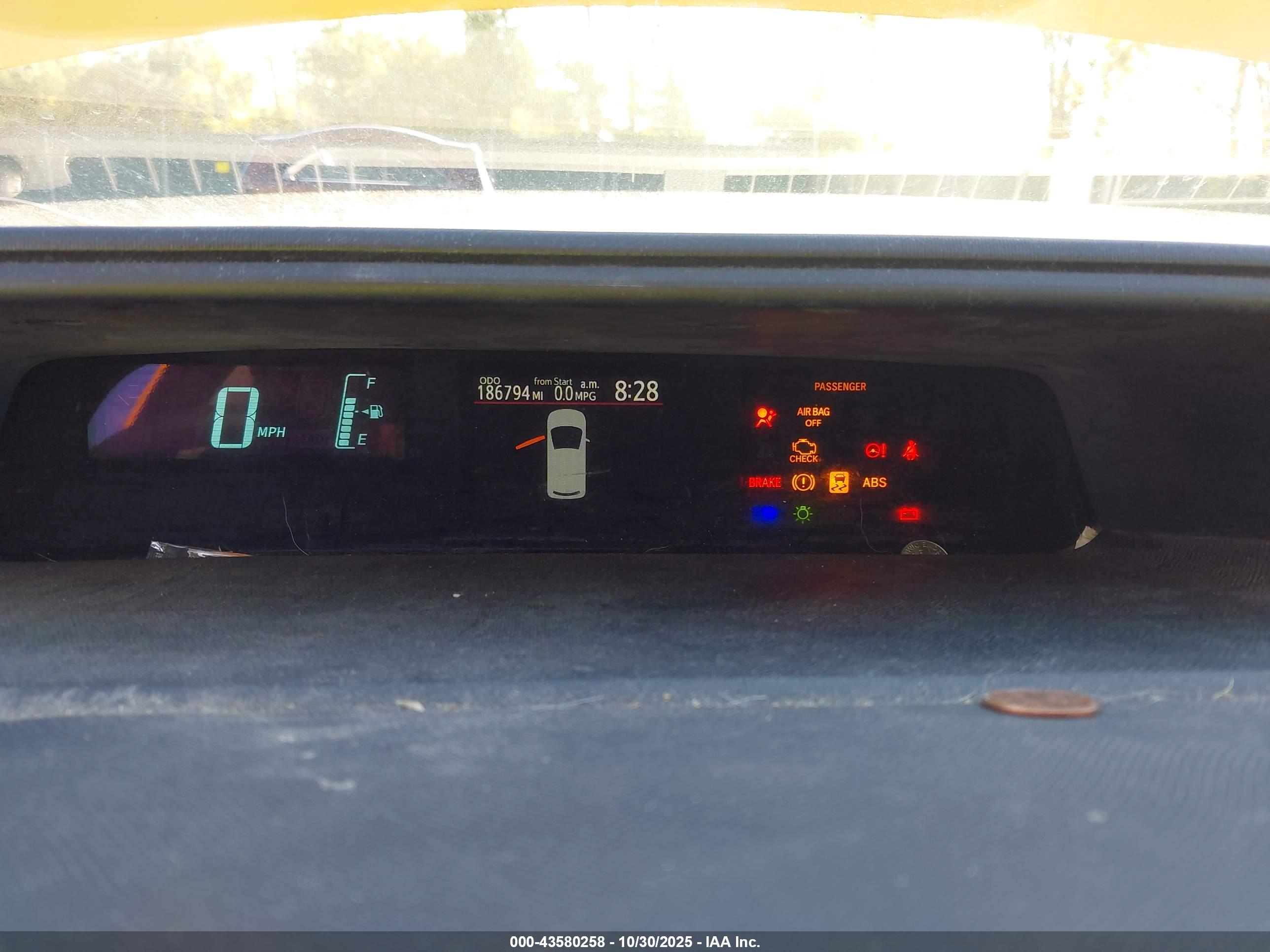 TOYOTA PRIUS image 7
