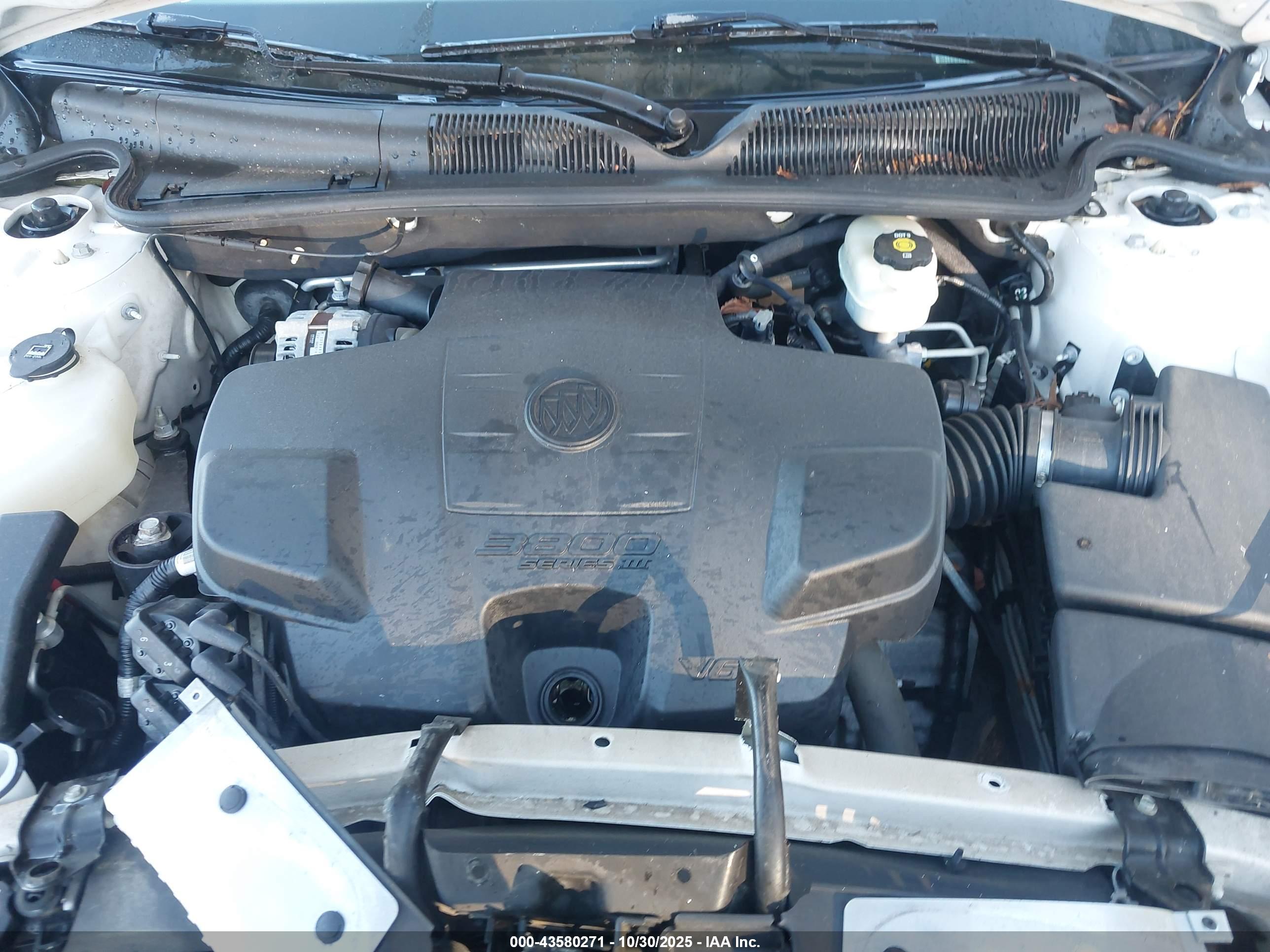 BUICK LUCERNE image 10