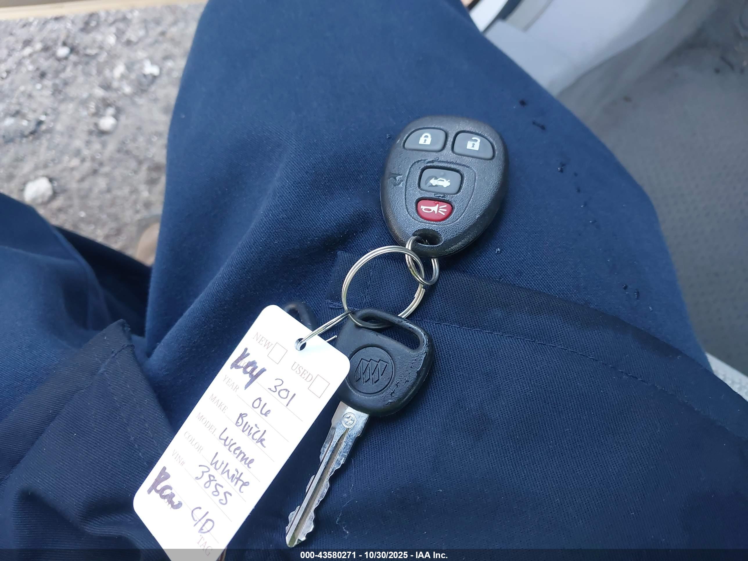 BUICK LUCERNE image 11