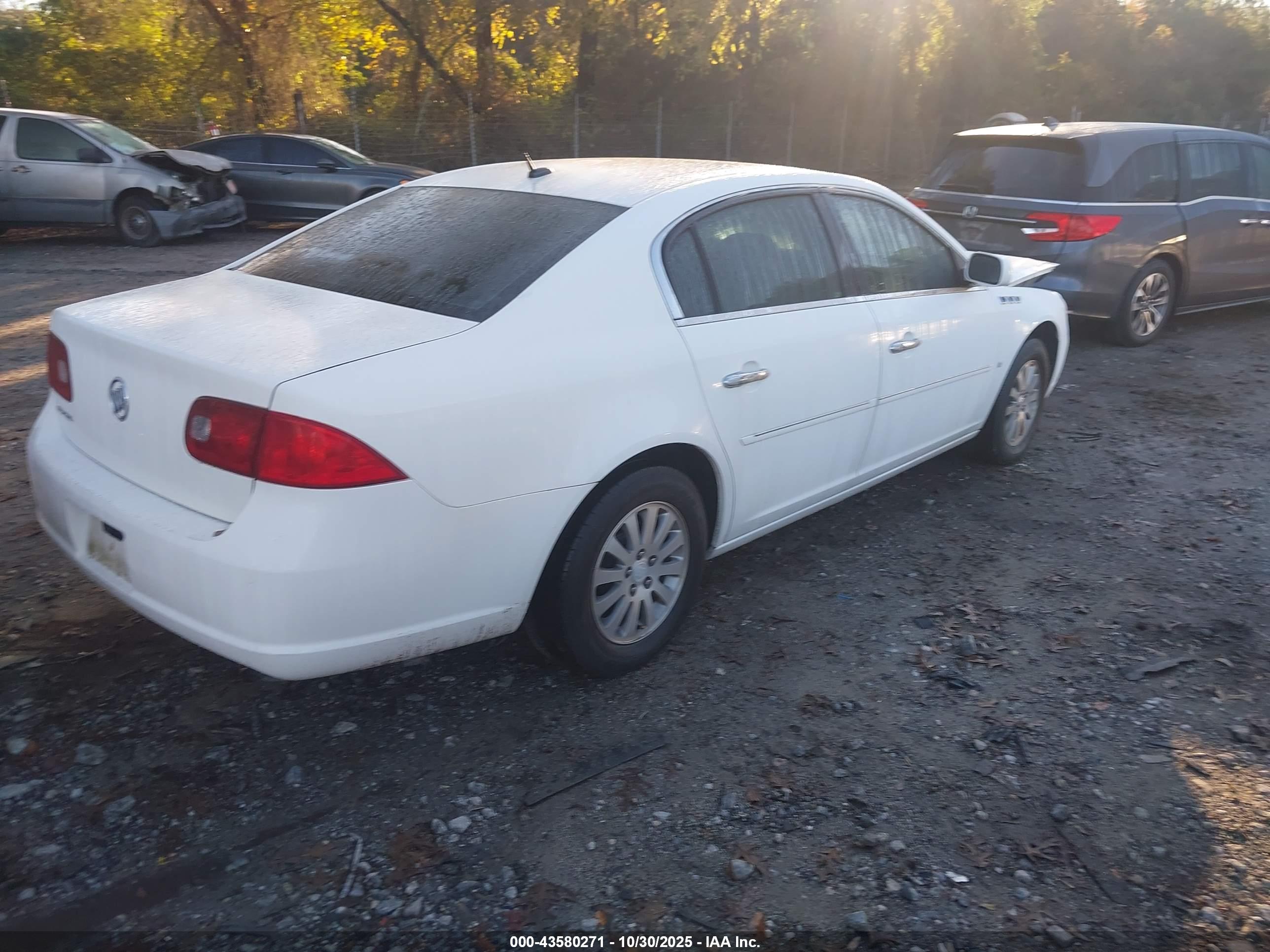 BUICK LUCERNE image 4