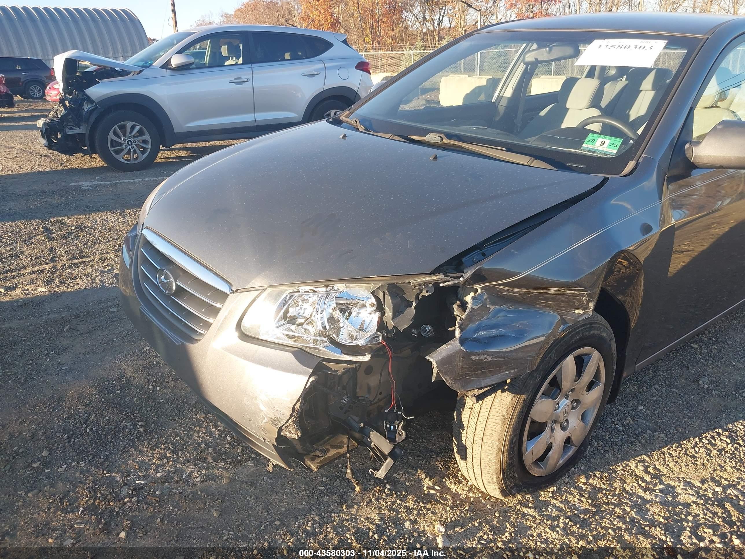 HYUNDAI ELANTRA image 6