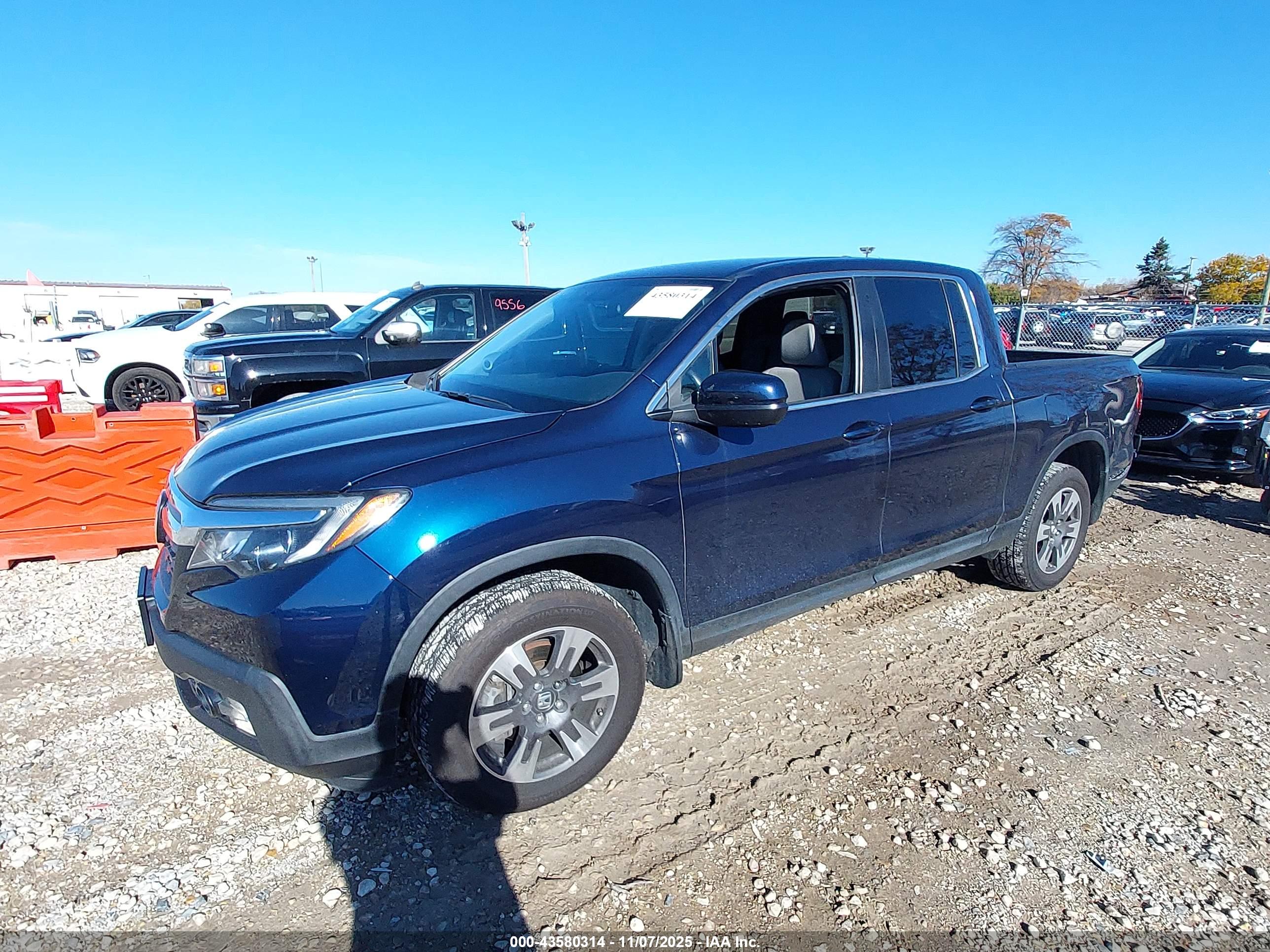 HONDA RIDGELINE image 2
