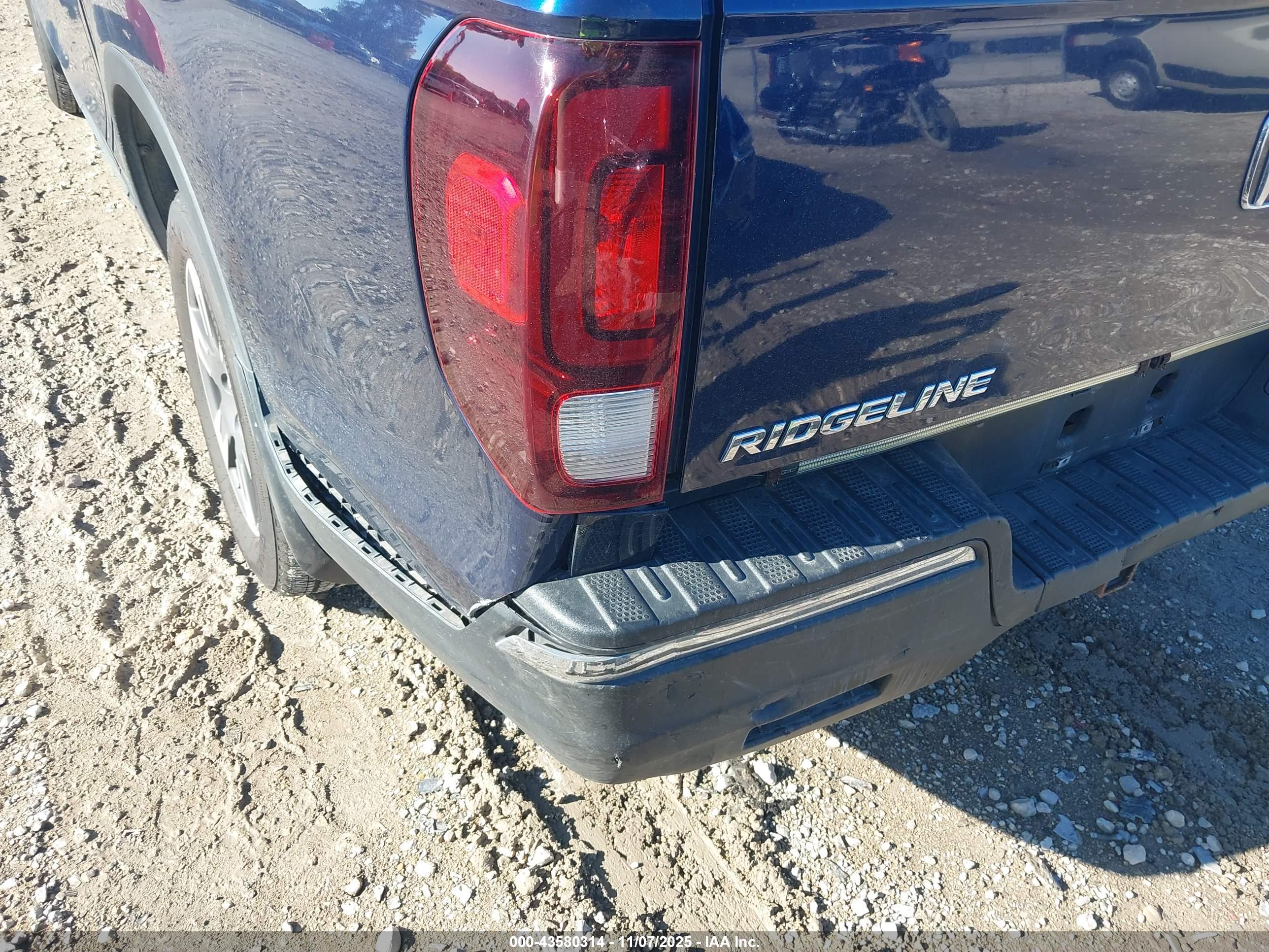 HONDA RIDGELINE image 6