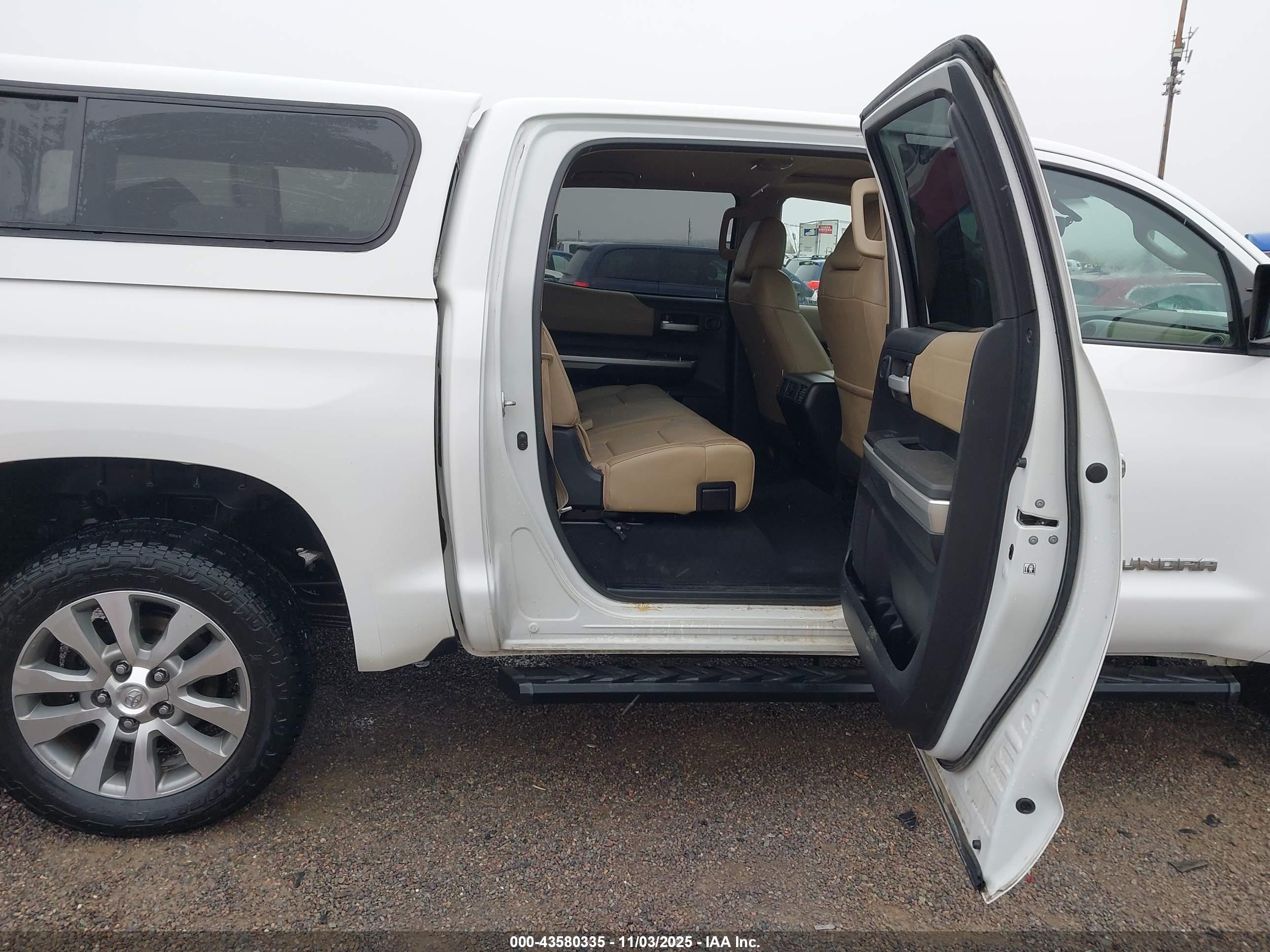 TOYOTA TUNDRA image 8