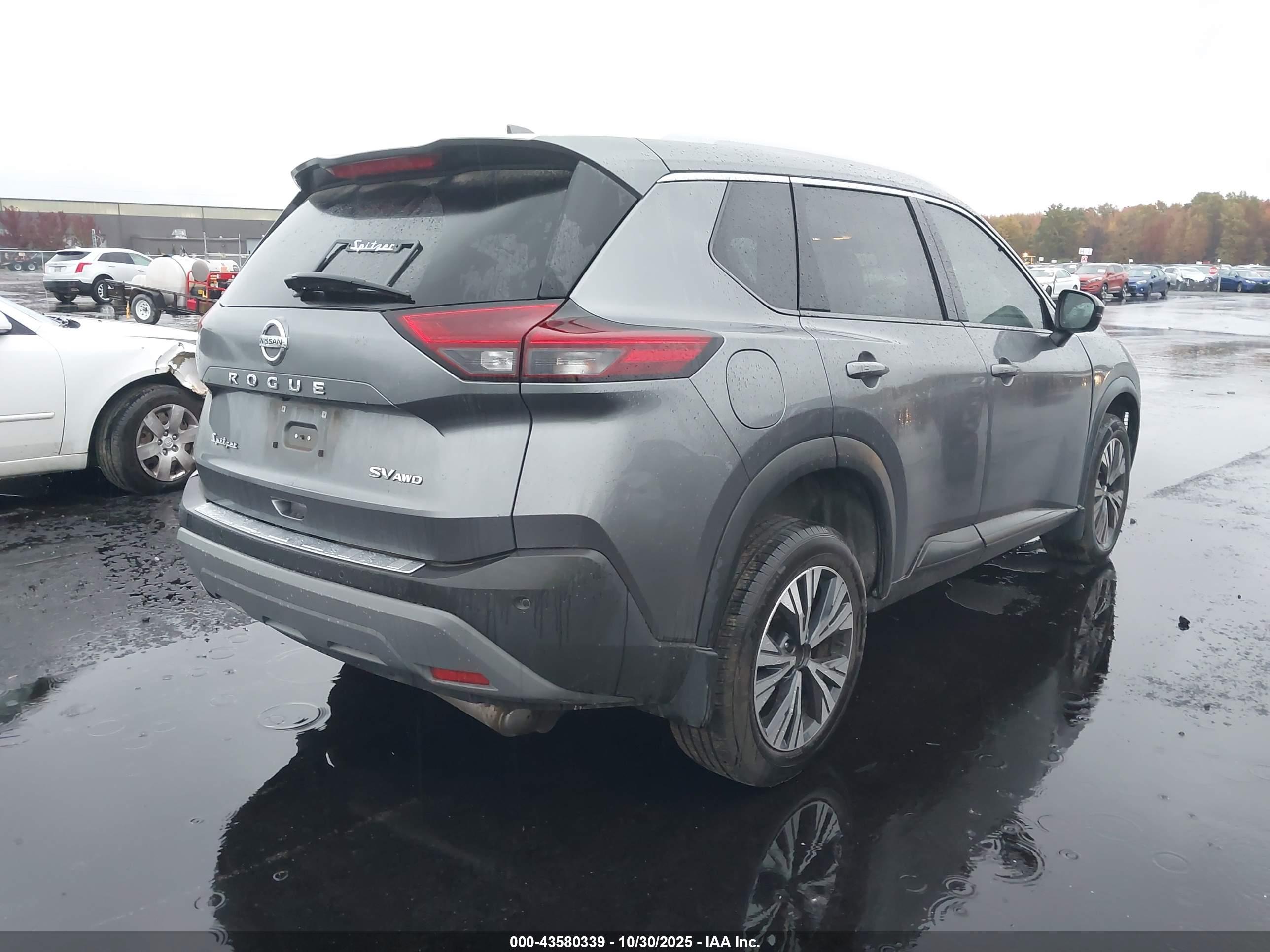 NISSAN ROGUE image 4