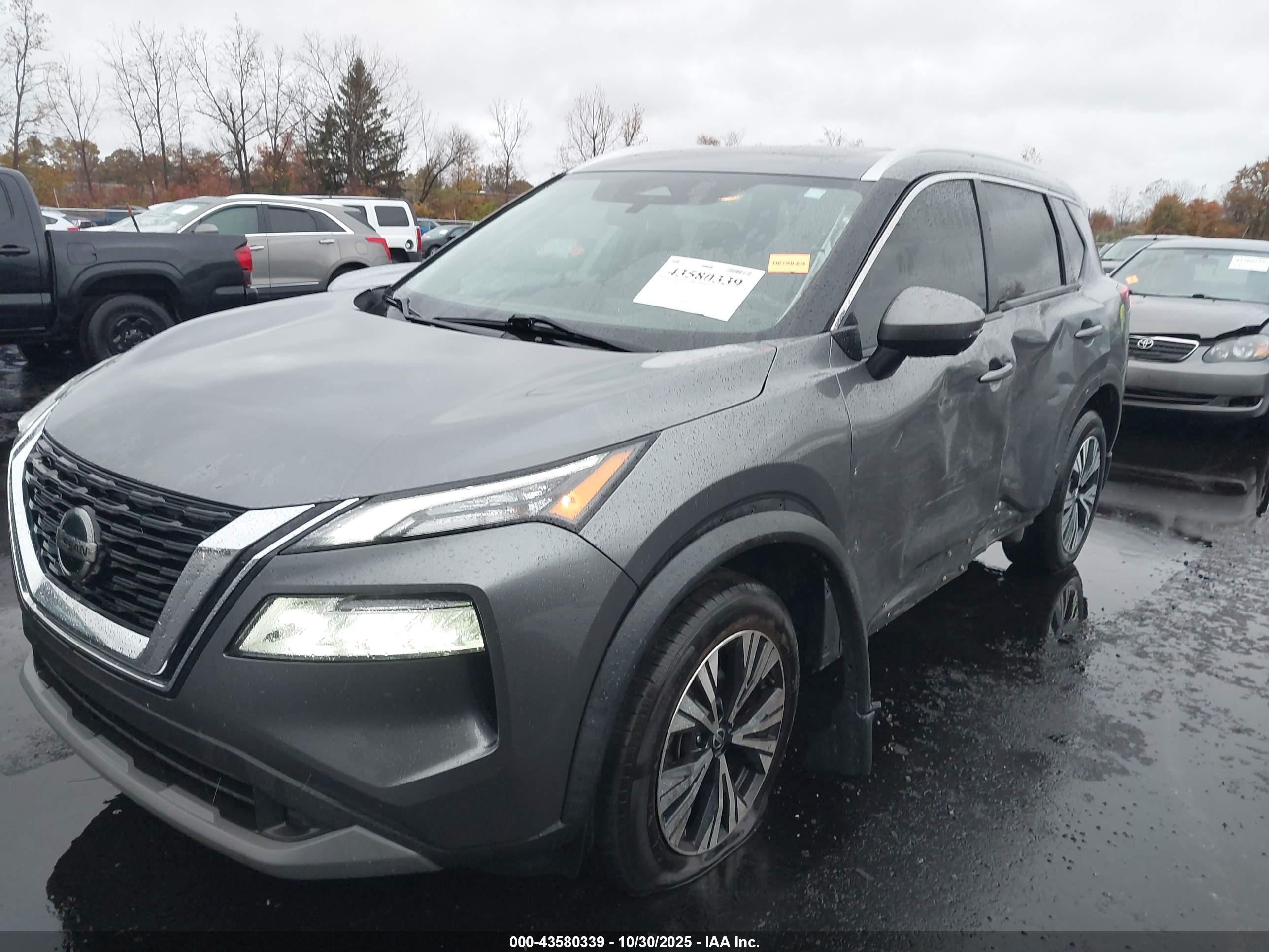 NISSAN ROGUE image 6