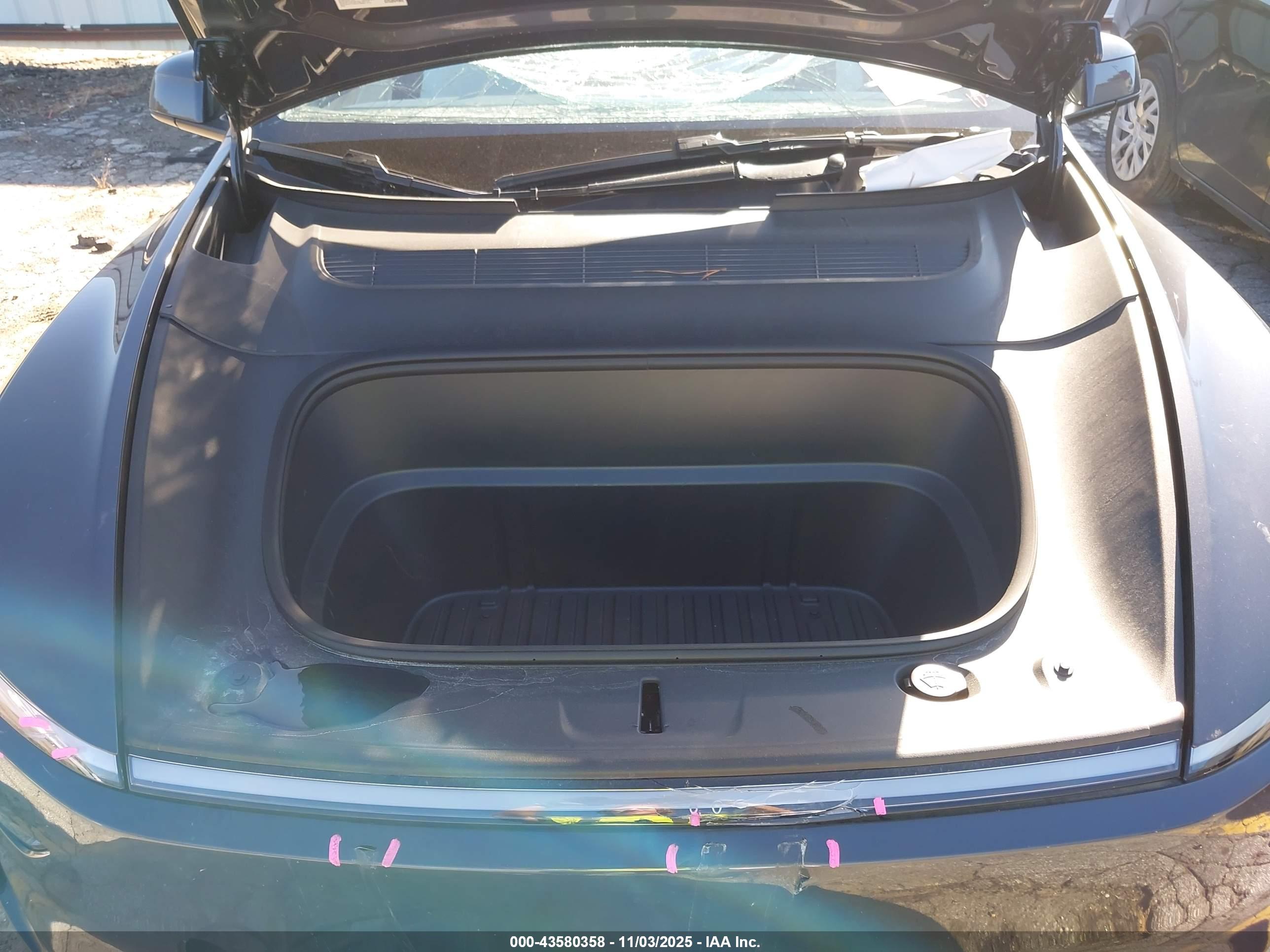 TESLA MODEL image 10