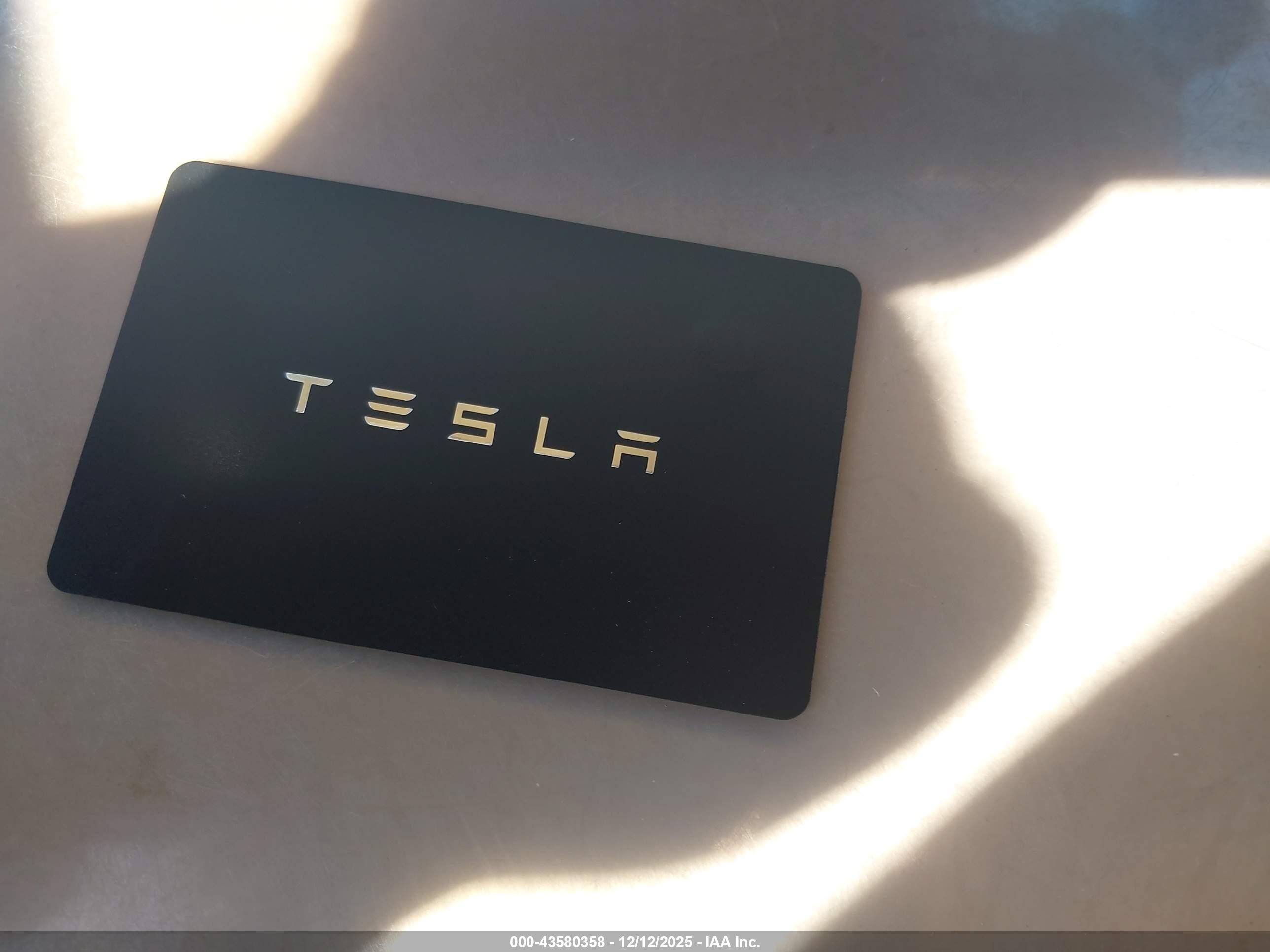 TESLA MODEL image 11