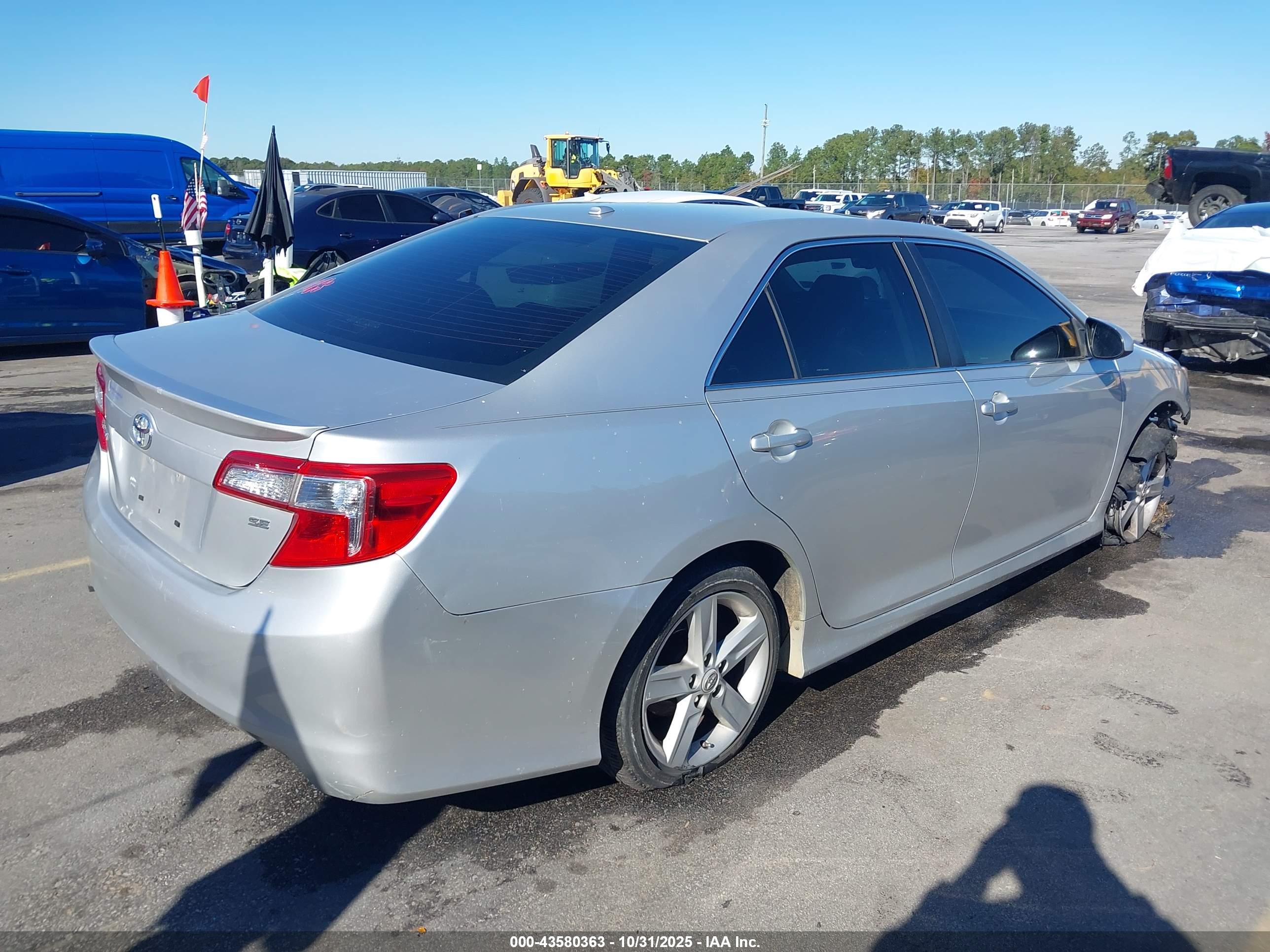 TOYOTA CAMRY image 4