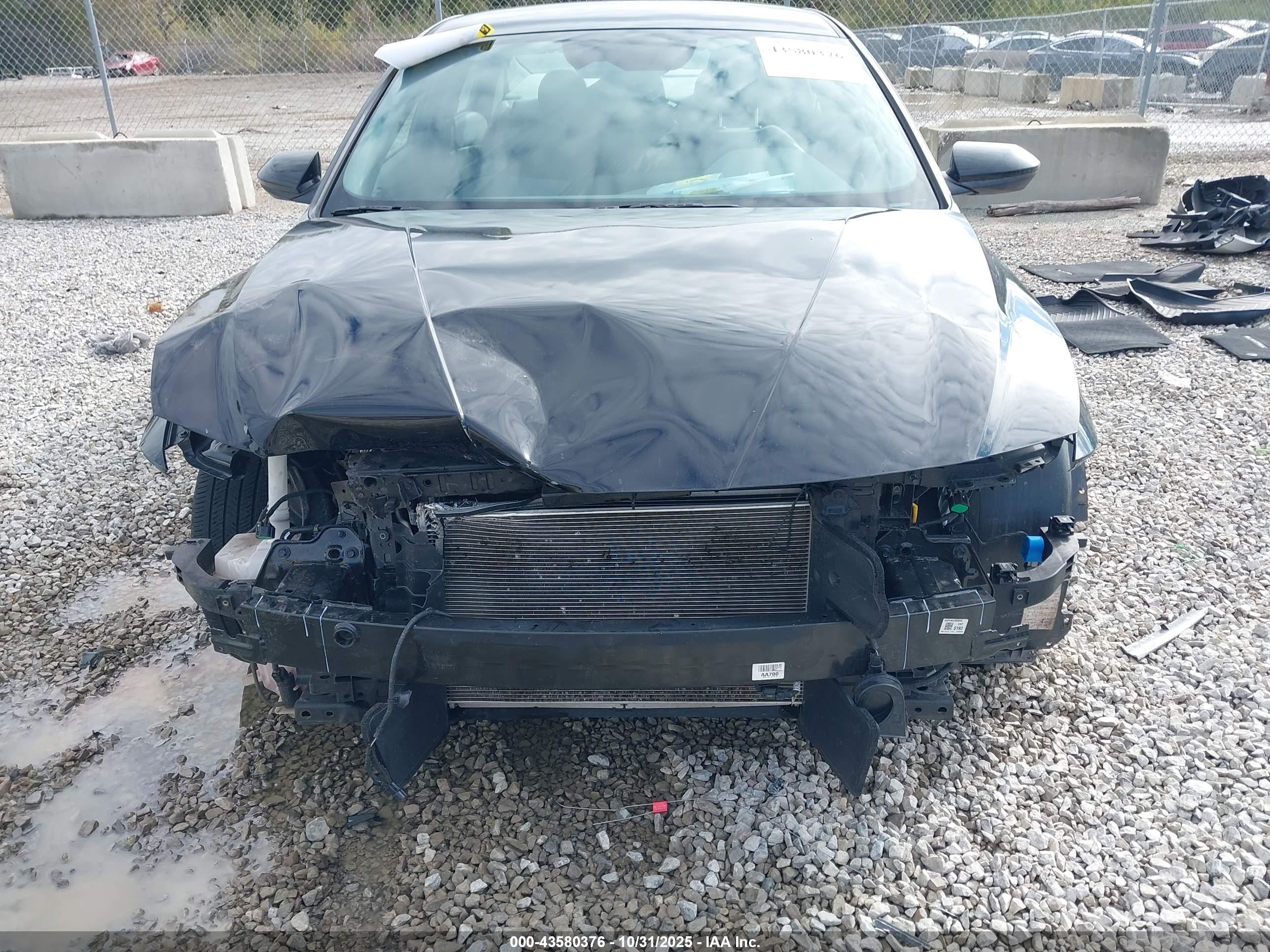HYUNDAI ELANTRA image 6
