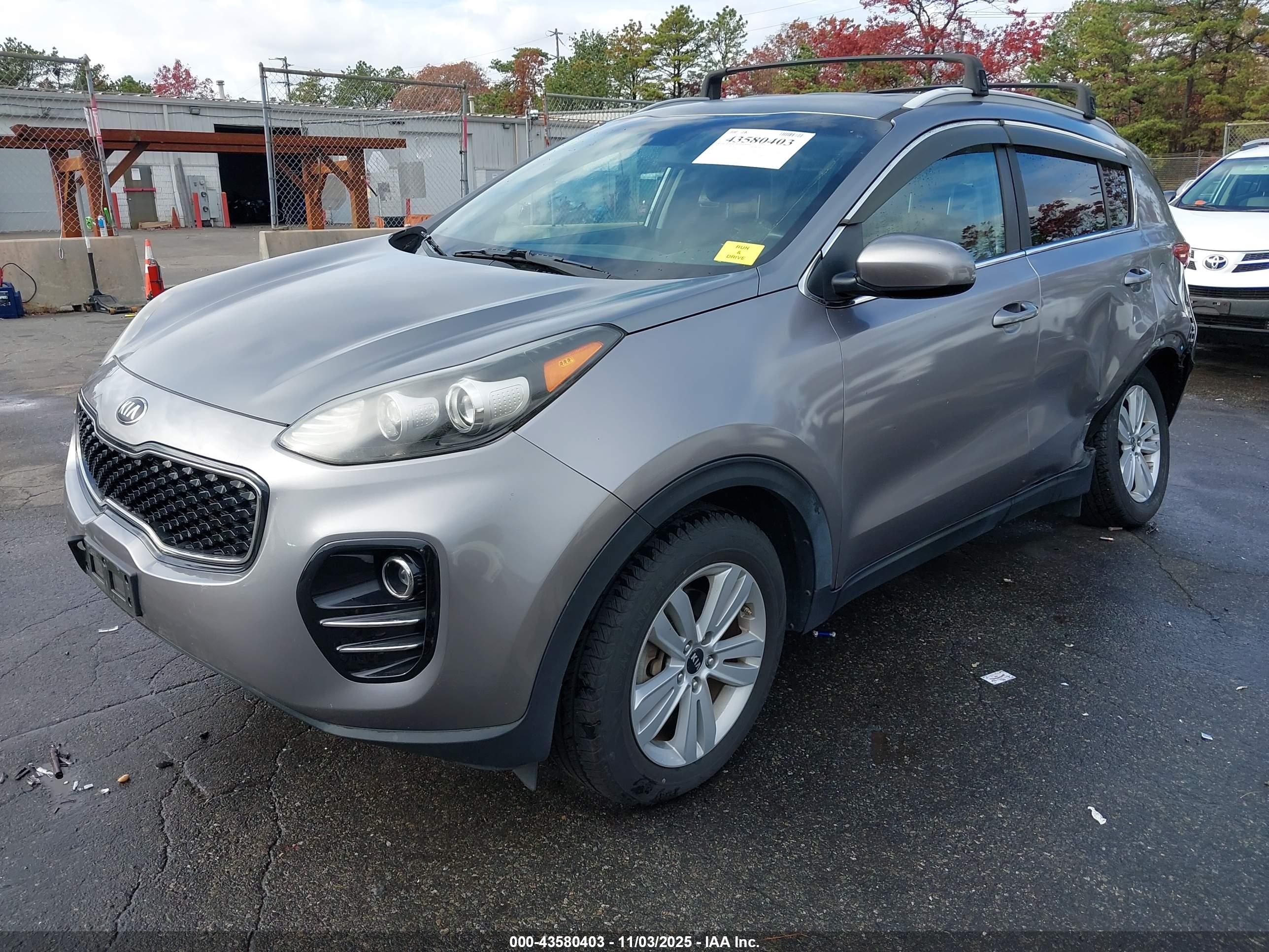 KIA SPORTAGE image 2