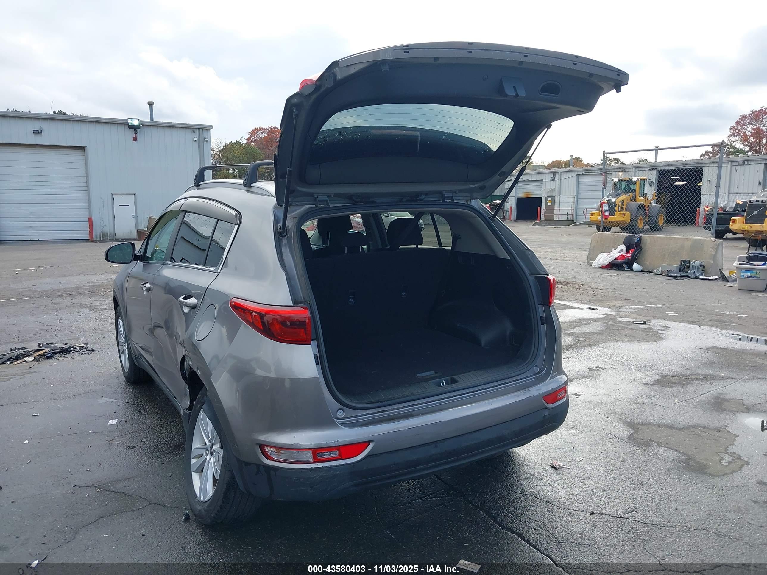 KIA SPORTAGE image 3