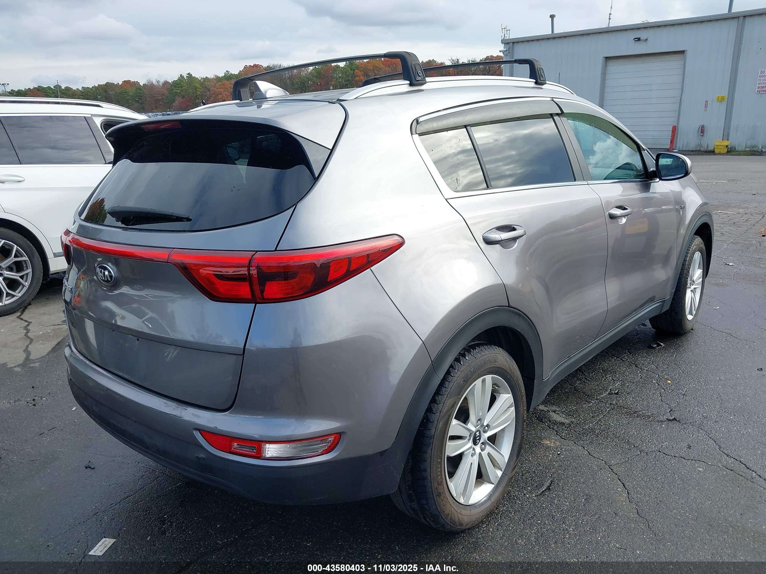 KIA SPORTAGE image 4