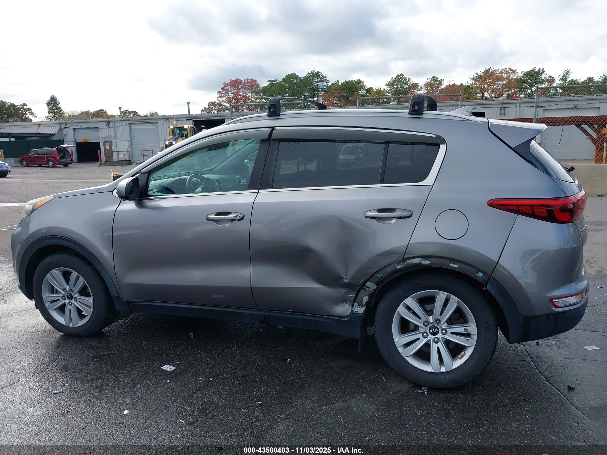 KIA SPORTAGE image 6