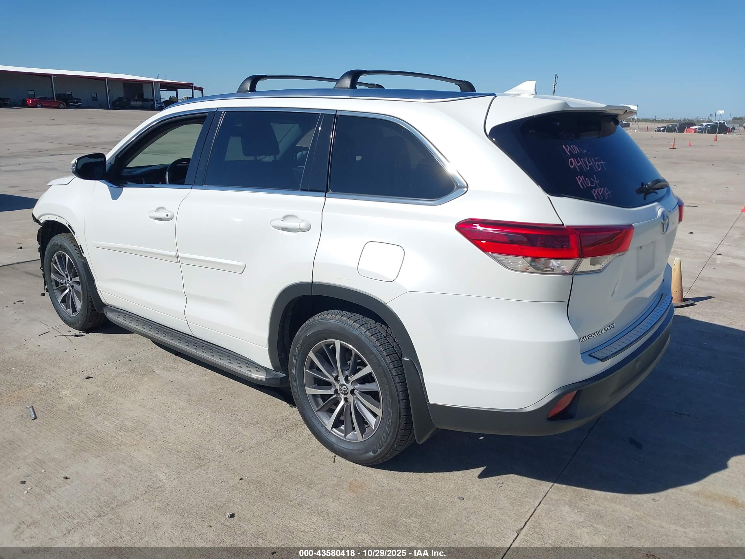 TOYOTA HIGHLANDER image 3