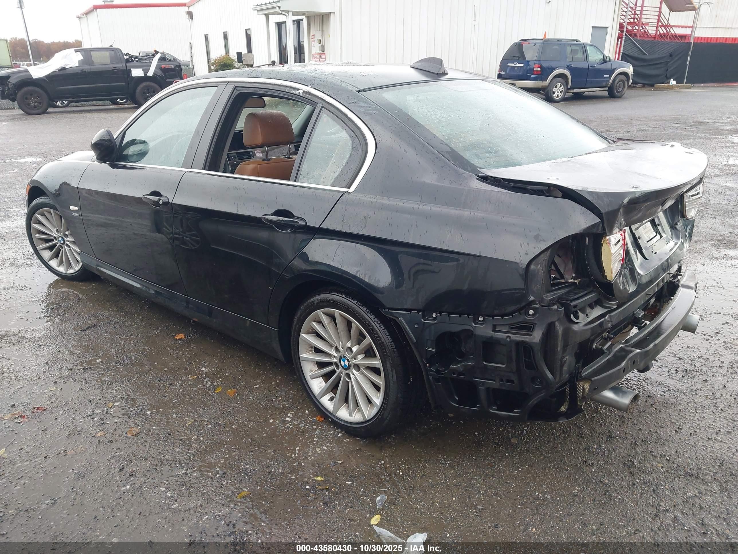 BMW 335I image 3