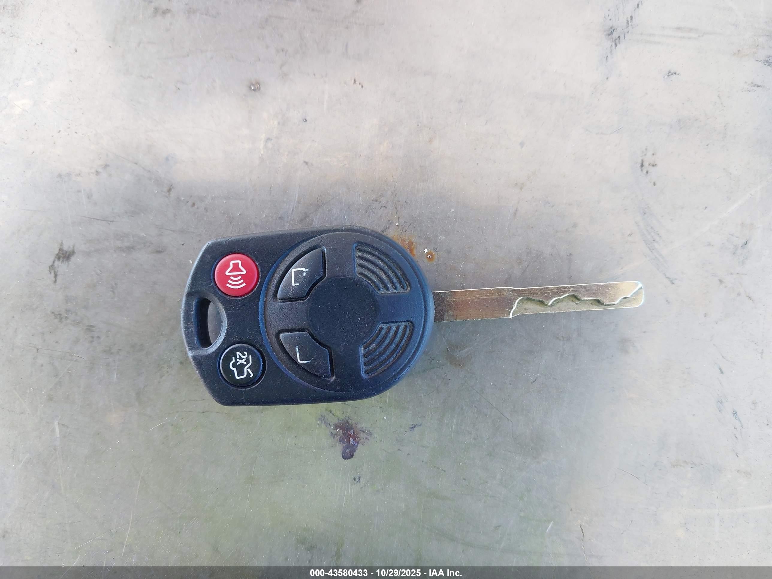 FORD ESCAPE image 11