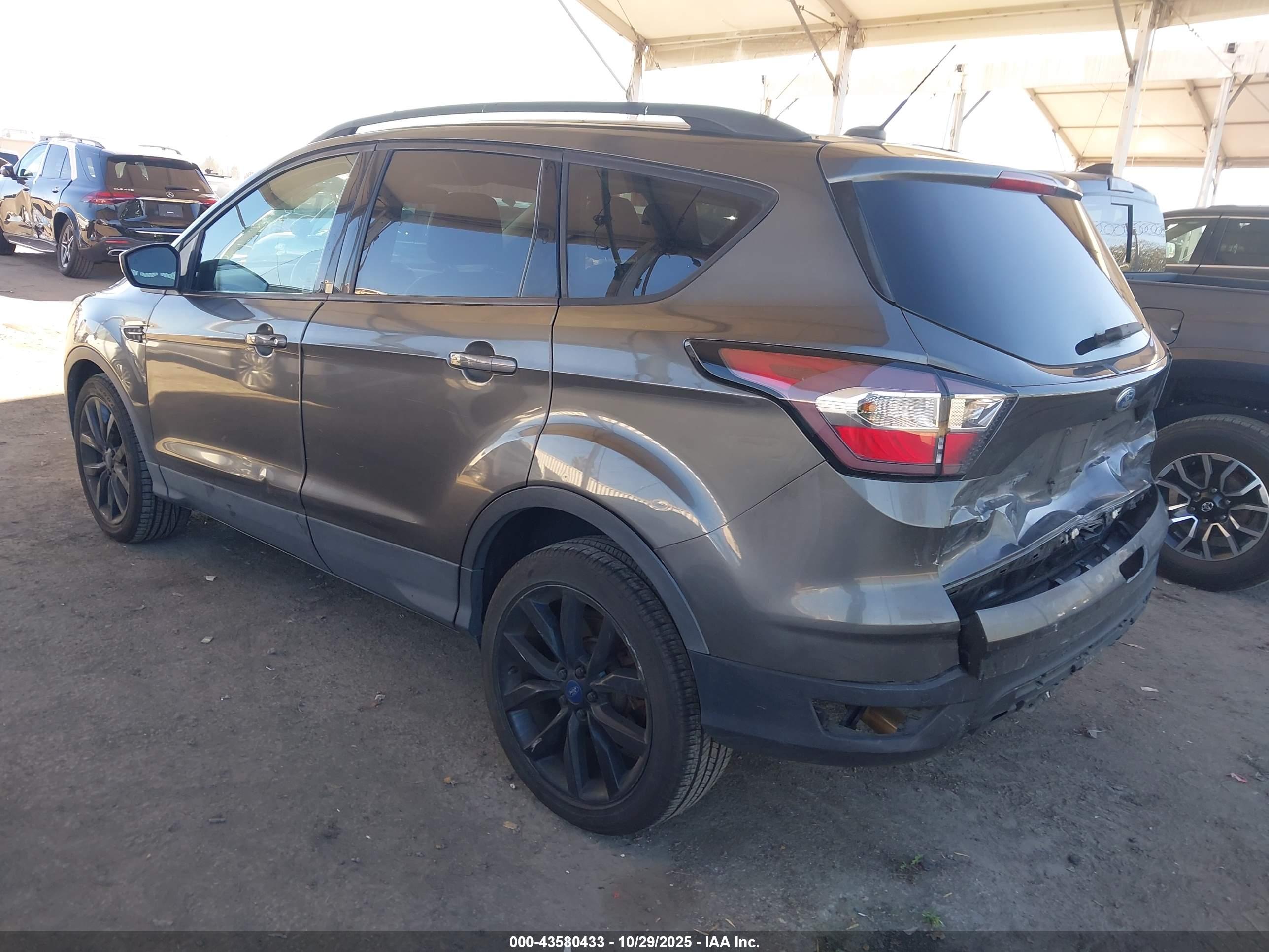FORD ESCAPE image 3
