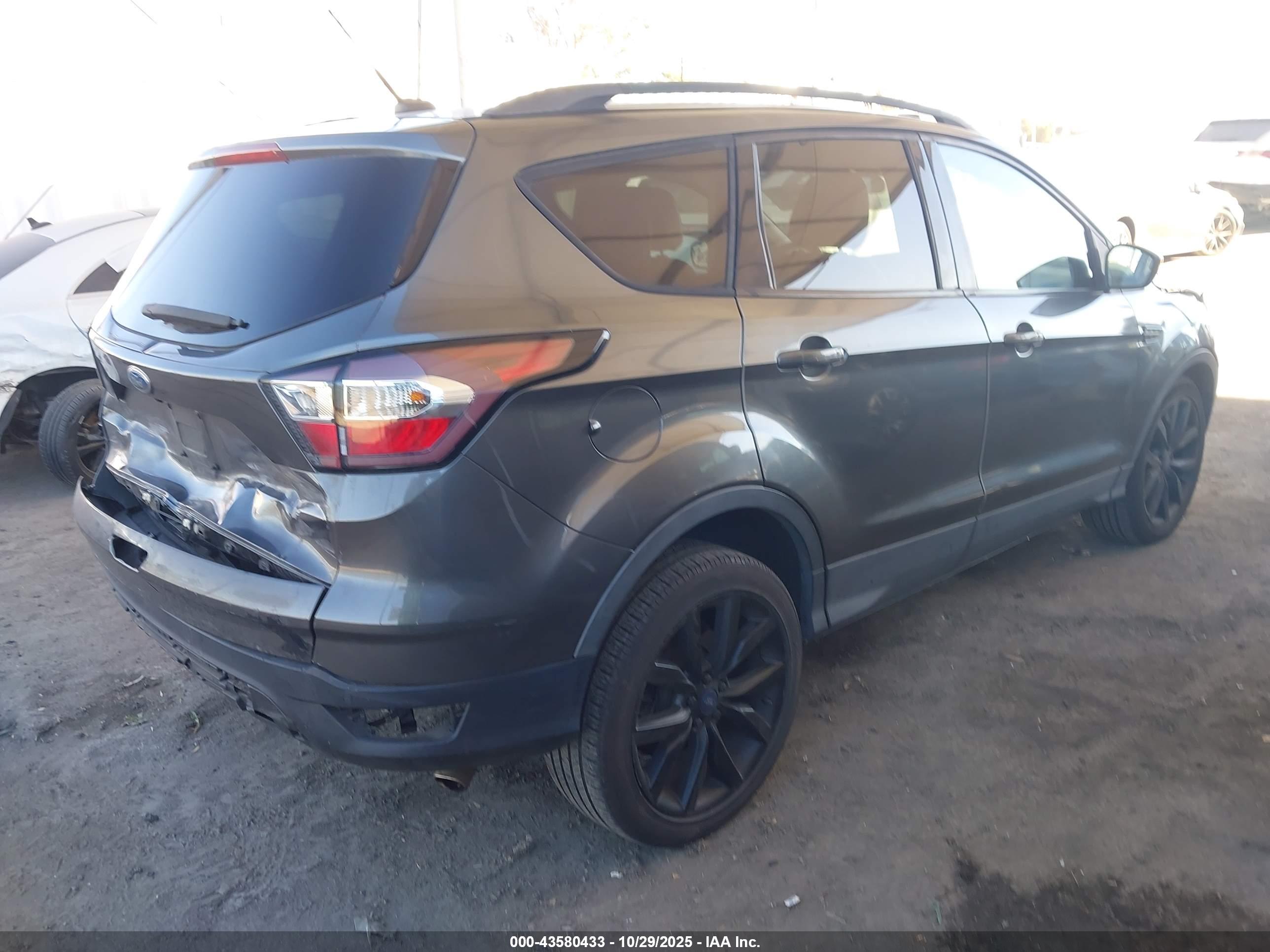 FORD ESCAPE image 4