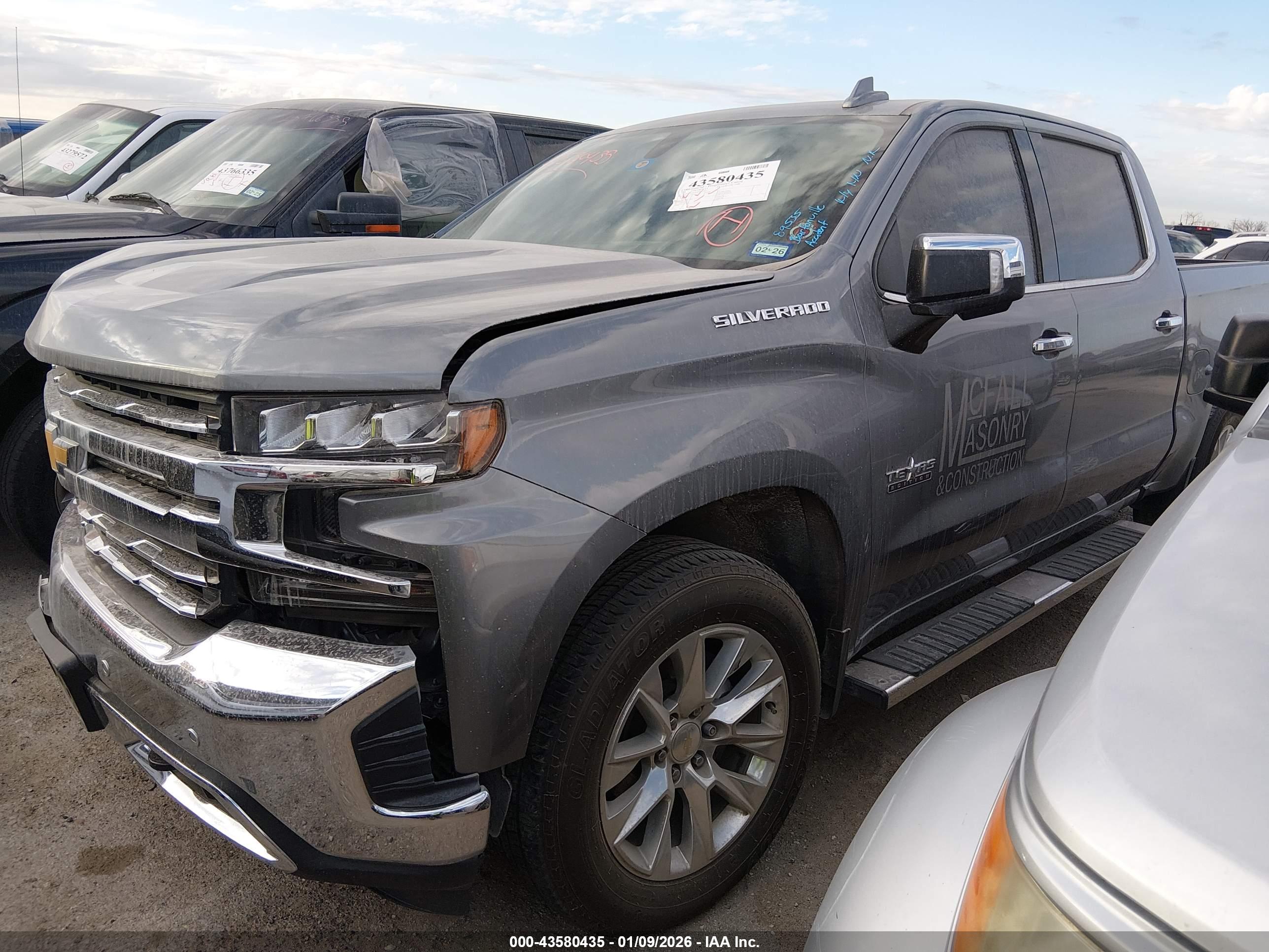 CHEVROLET SILVERADO image 2
