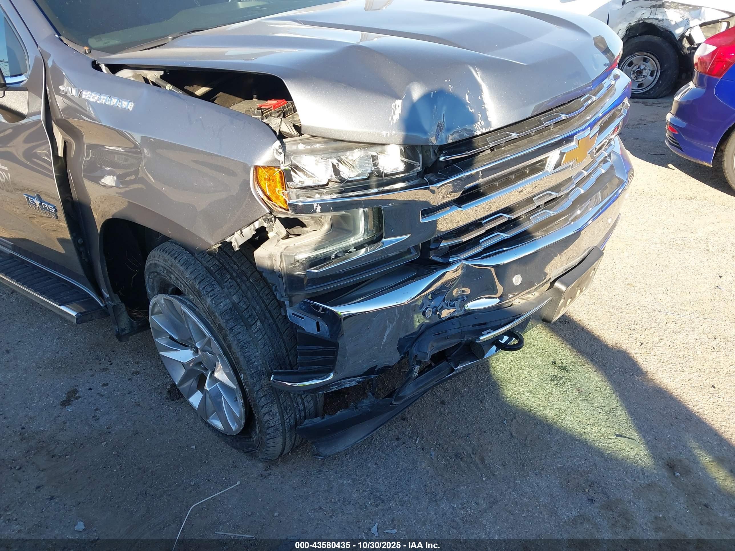 CHEVROLET SILVERADO image 6