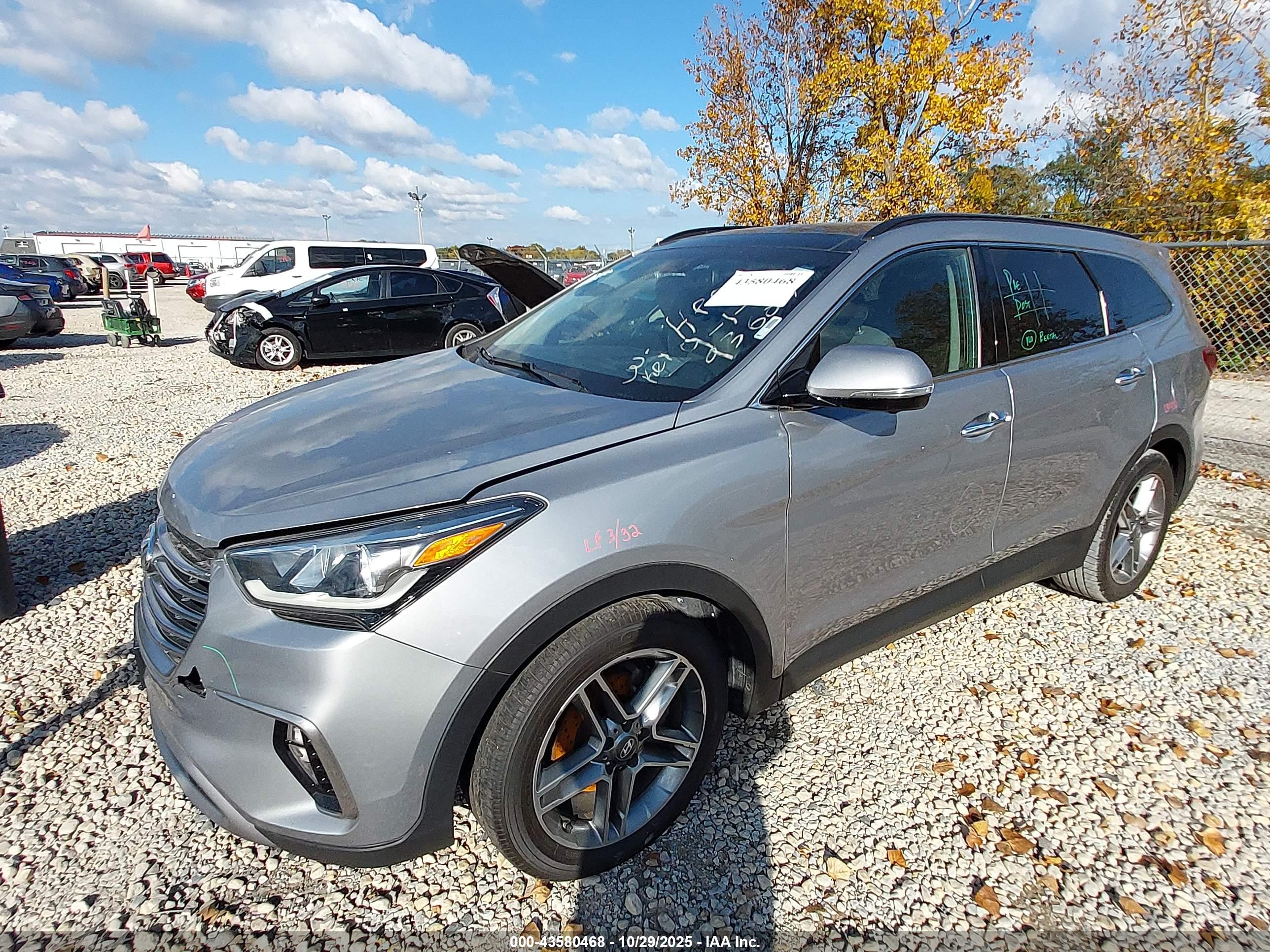 HYUNDAI SANTA image 2