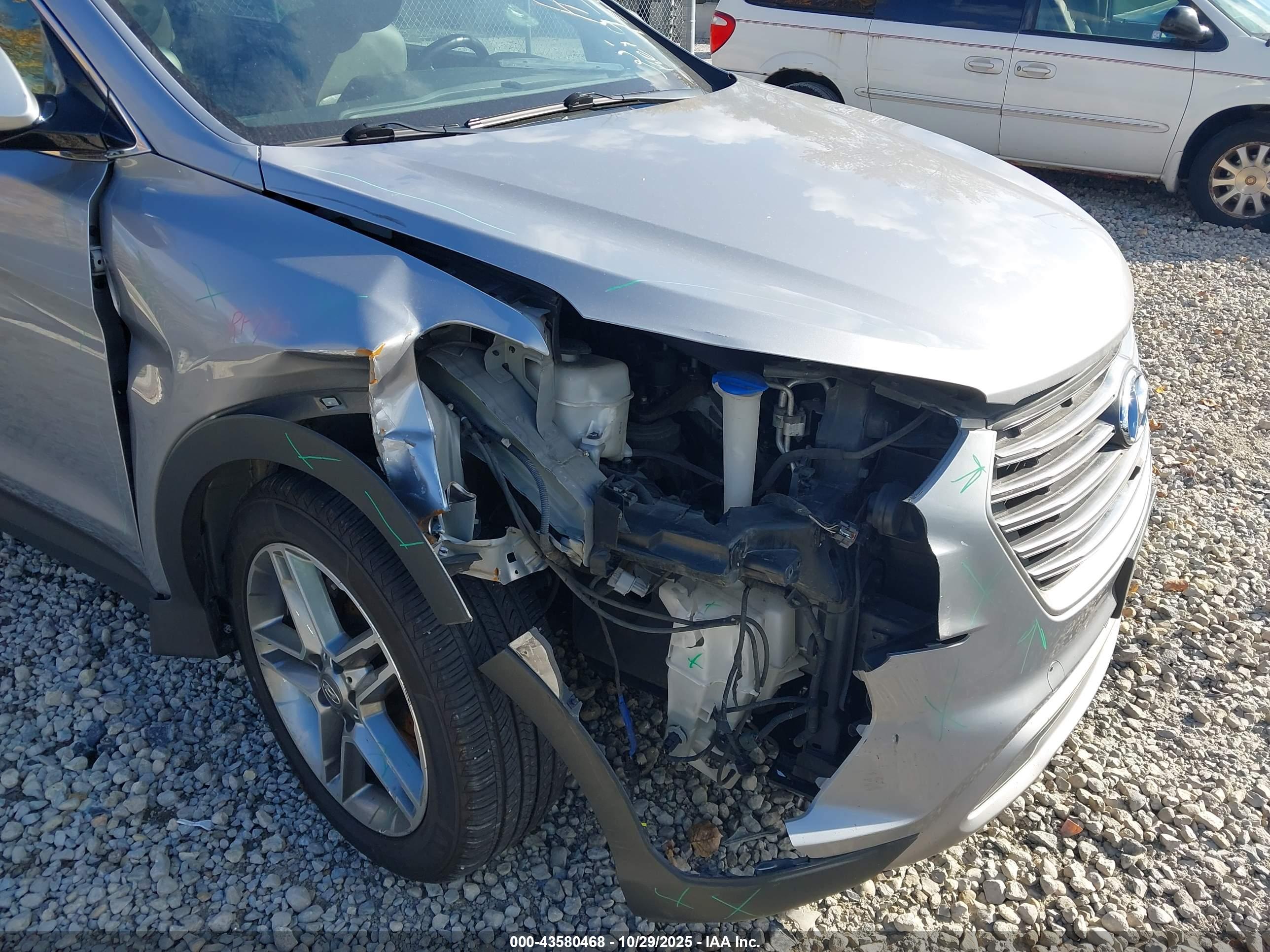 HYUNDAI SANTA image 6