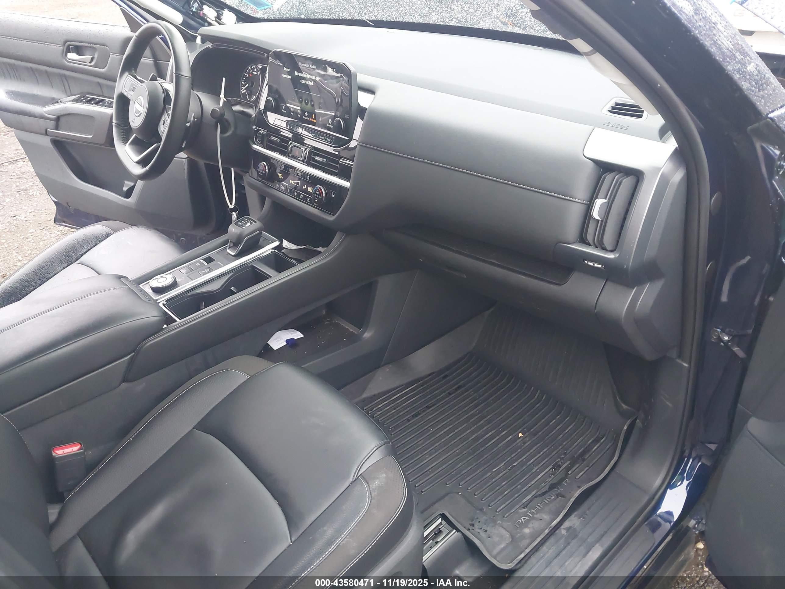 NISSAN PATHFINDER image 5