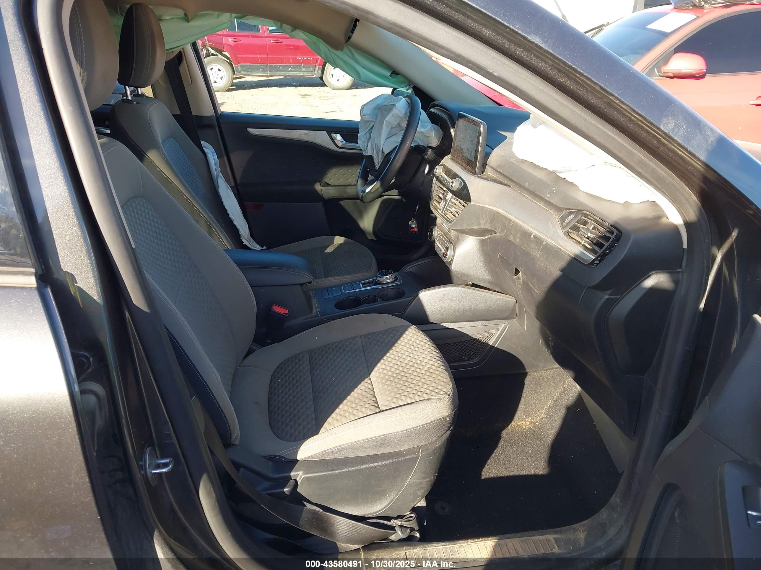 FORD ESCAPE image 5