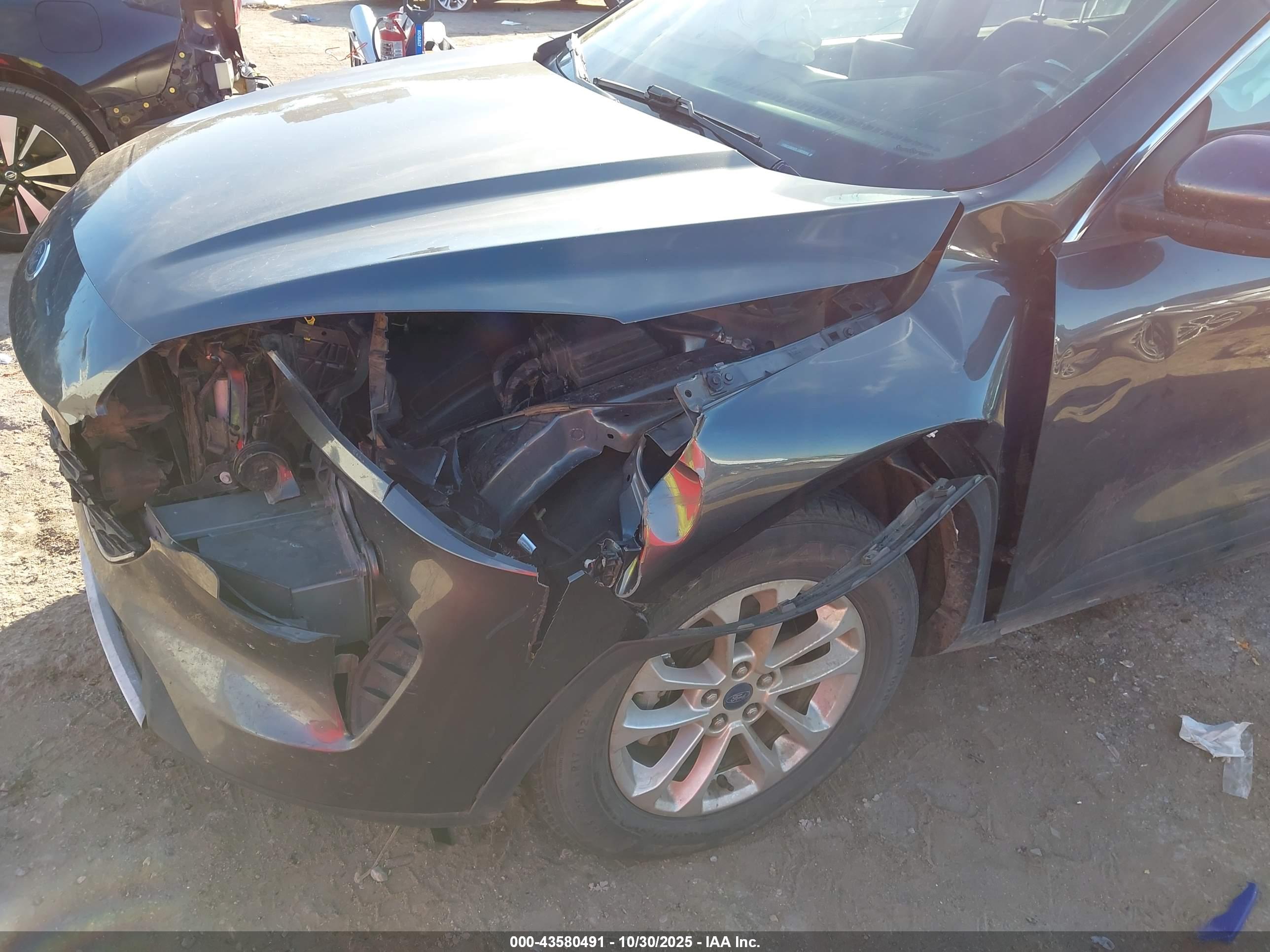FORD ESCAPE image 6