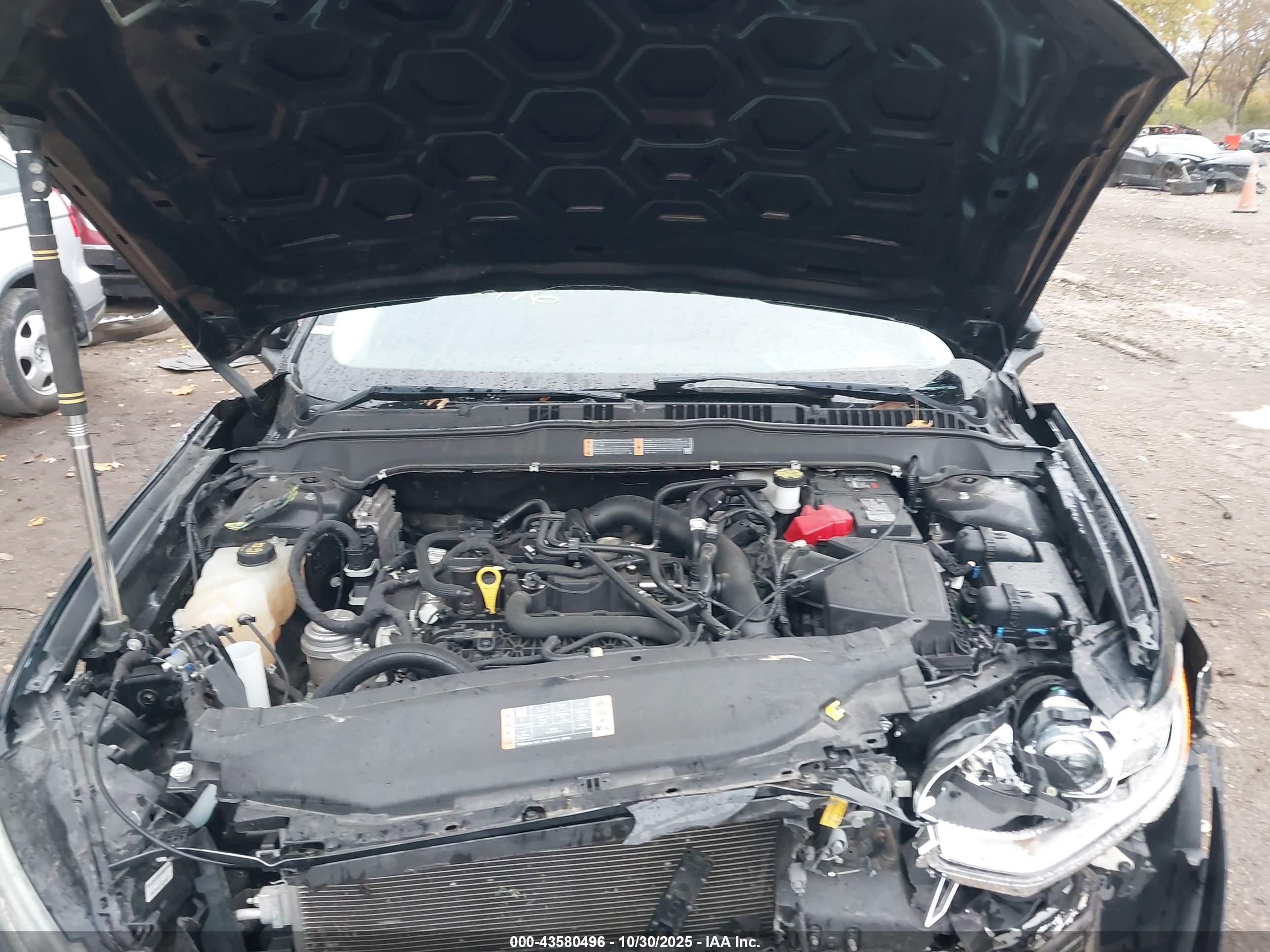 FORD FUSION image 10