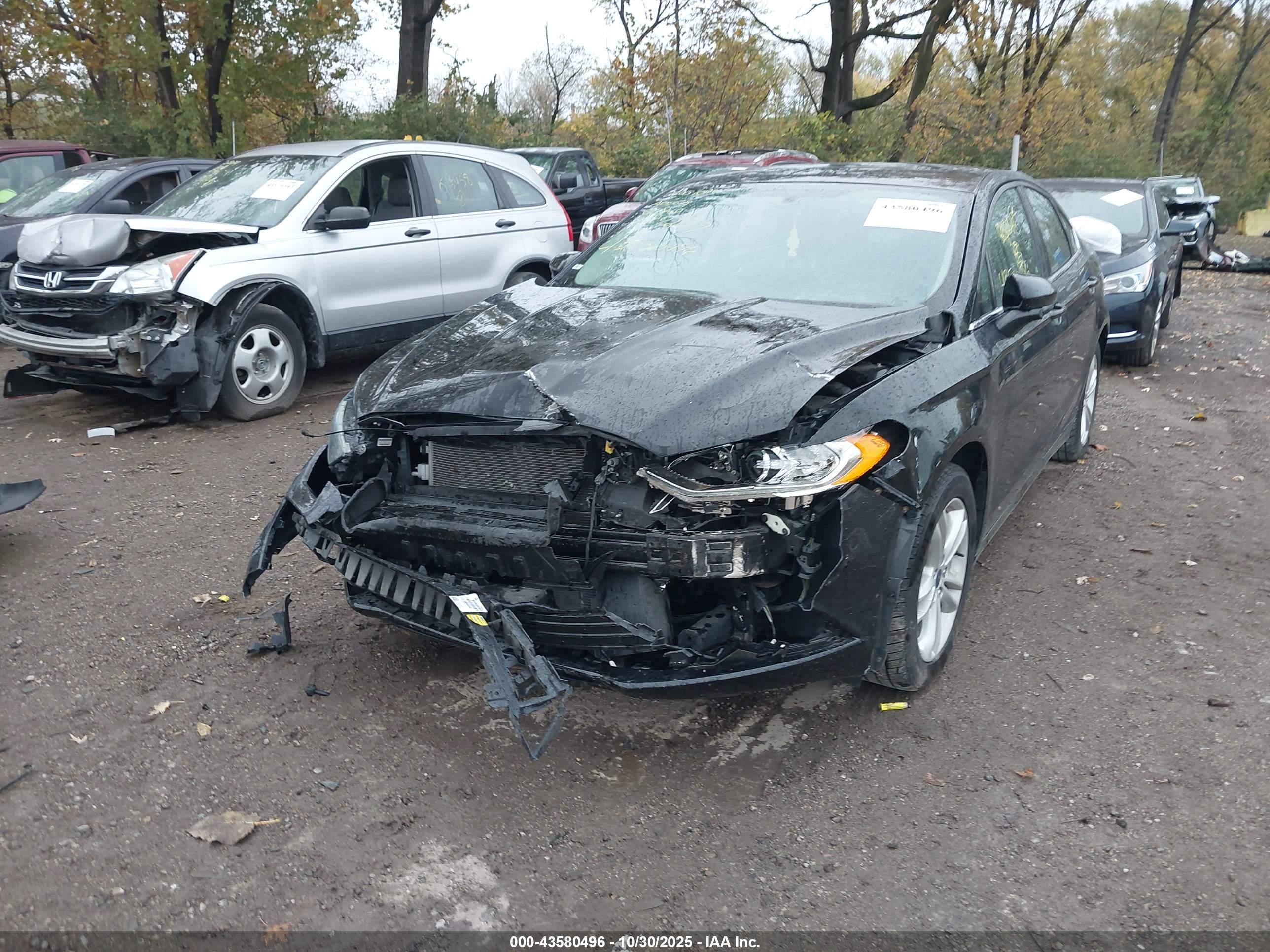 FORD FUSION image 2