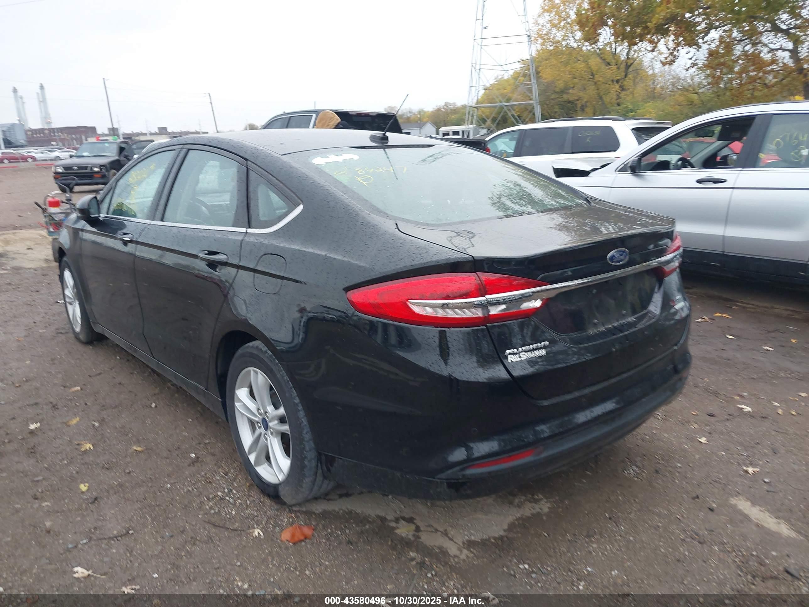 FORD FUSION image 3