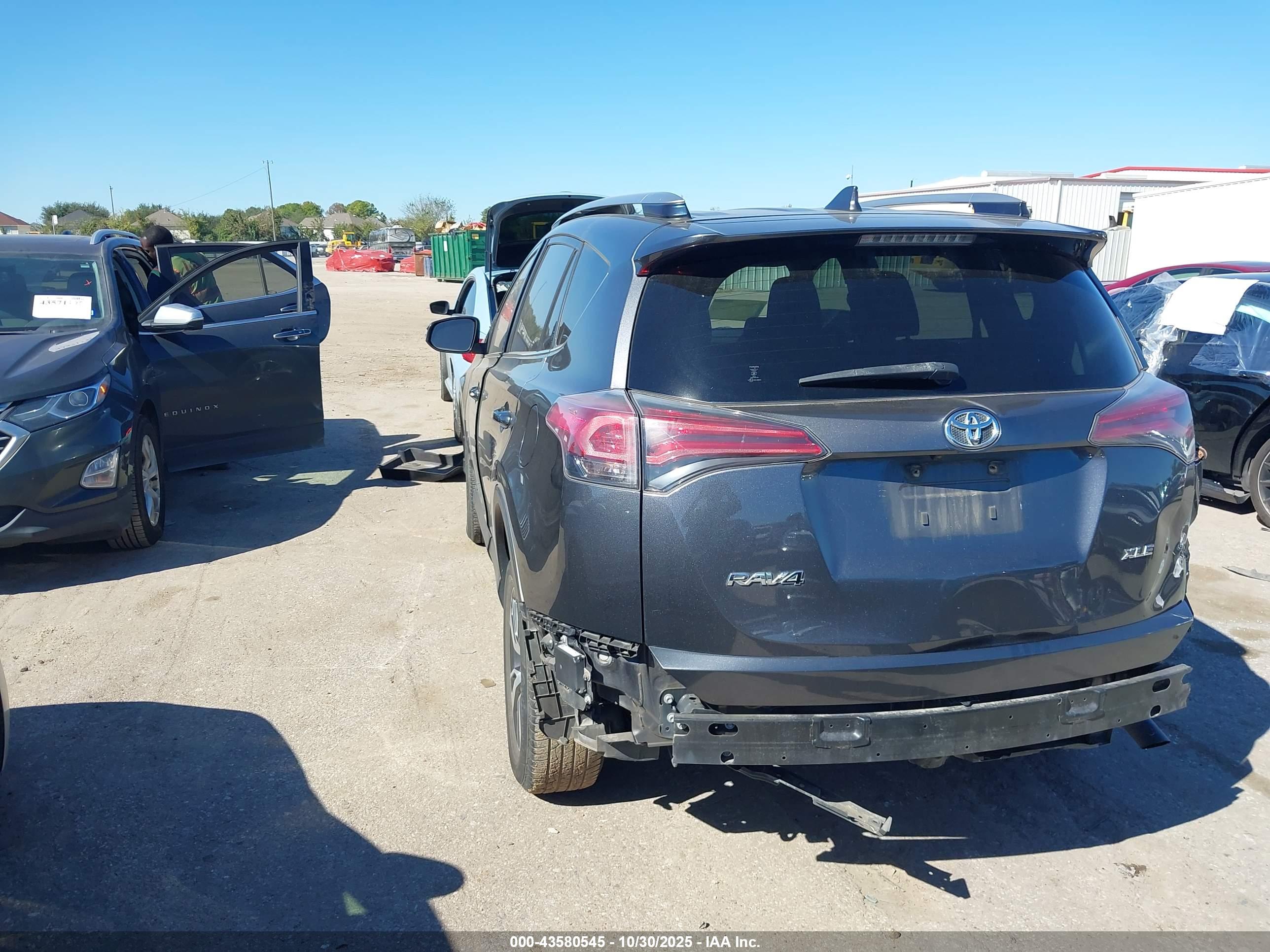TOYOTA RAV4 image 3
