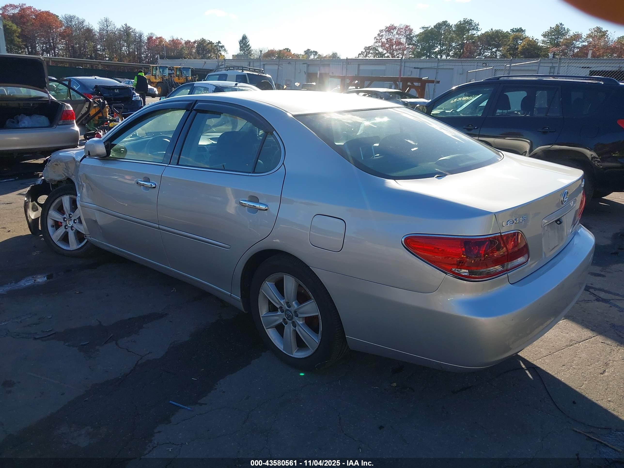 LEXUS ES image 3