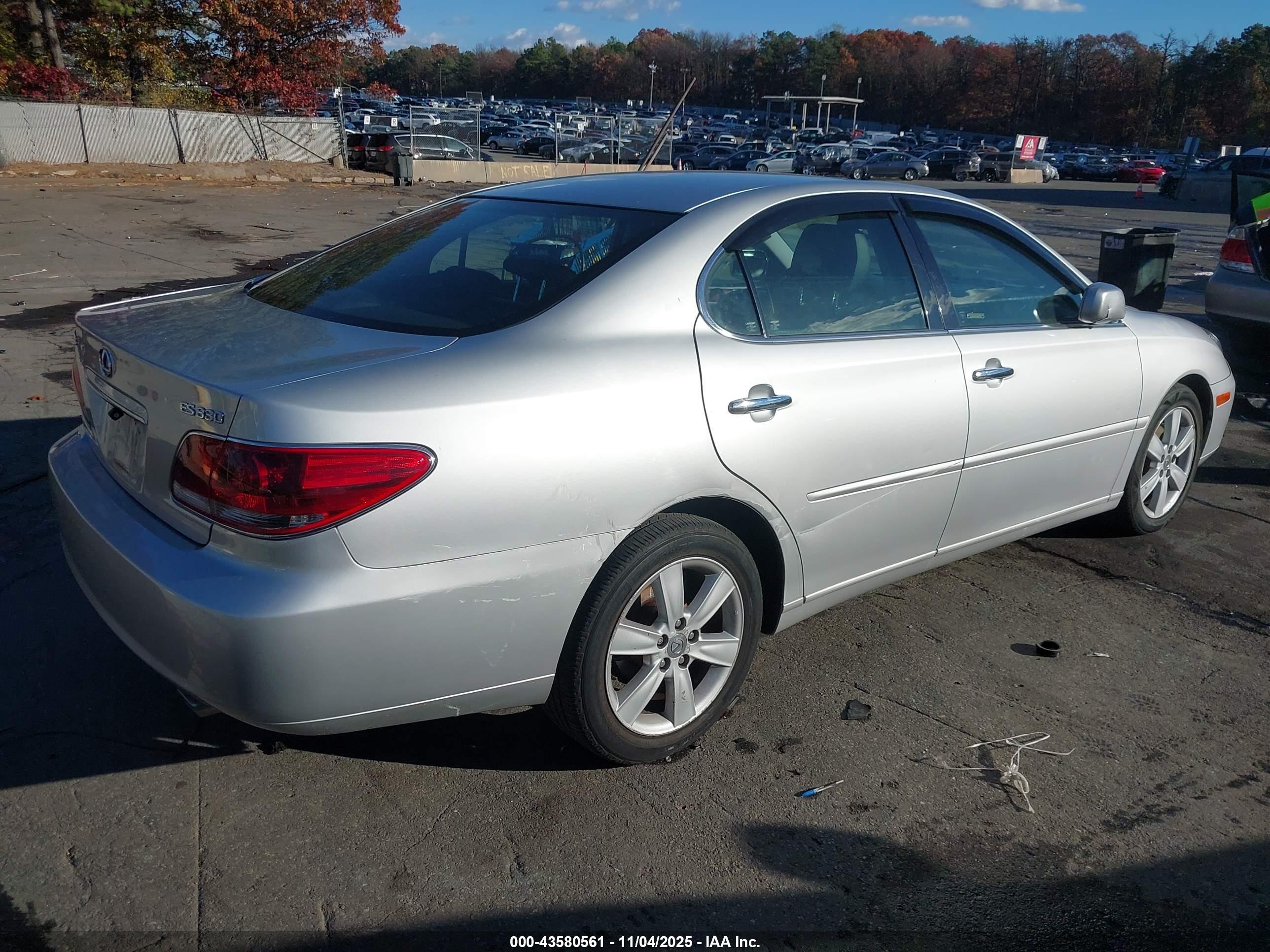 LEXUS ES image 4