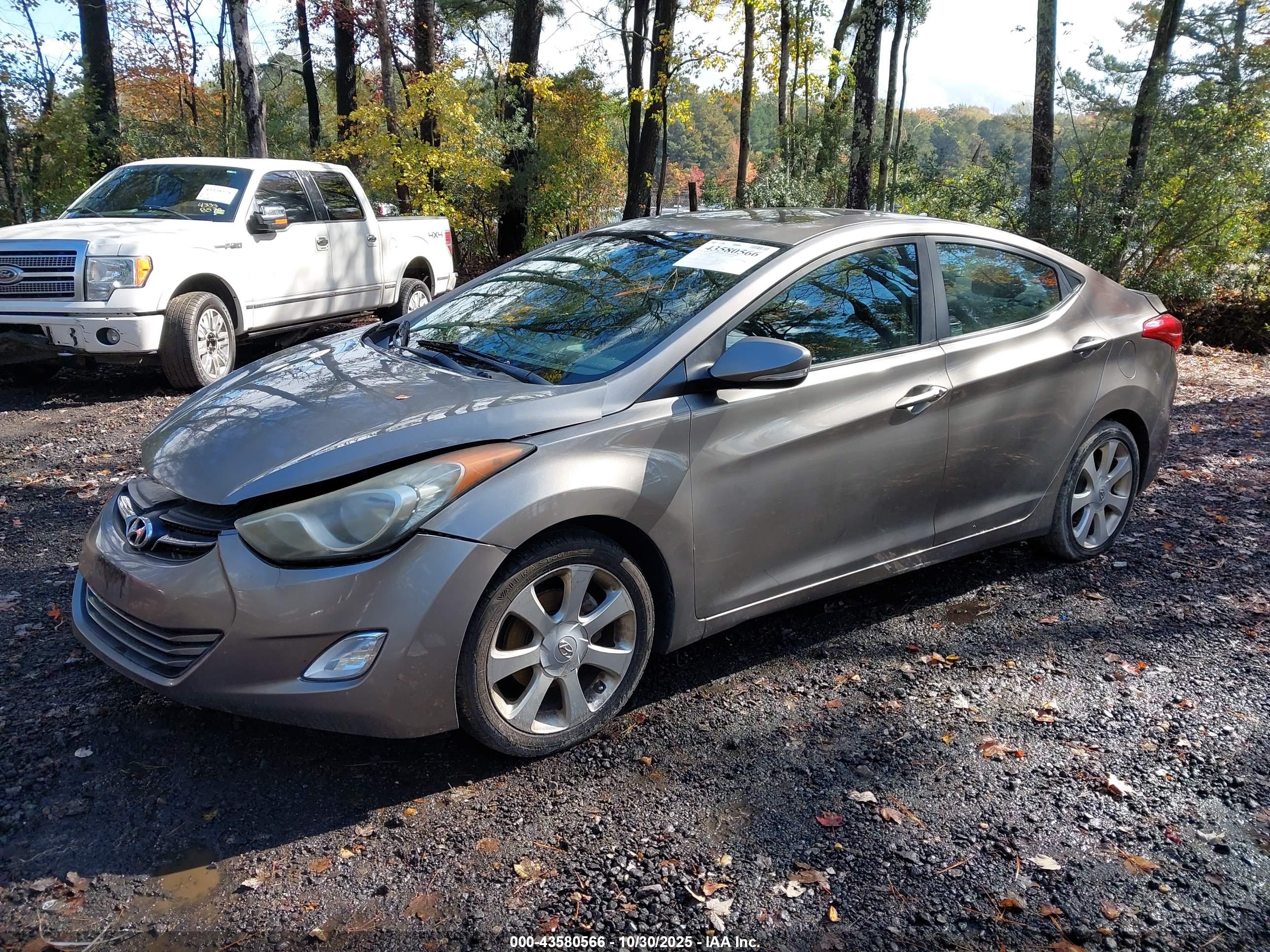 HYUNDAI ELANTRA image 2